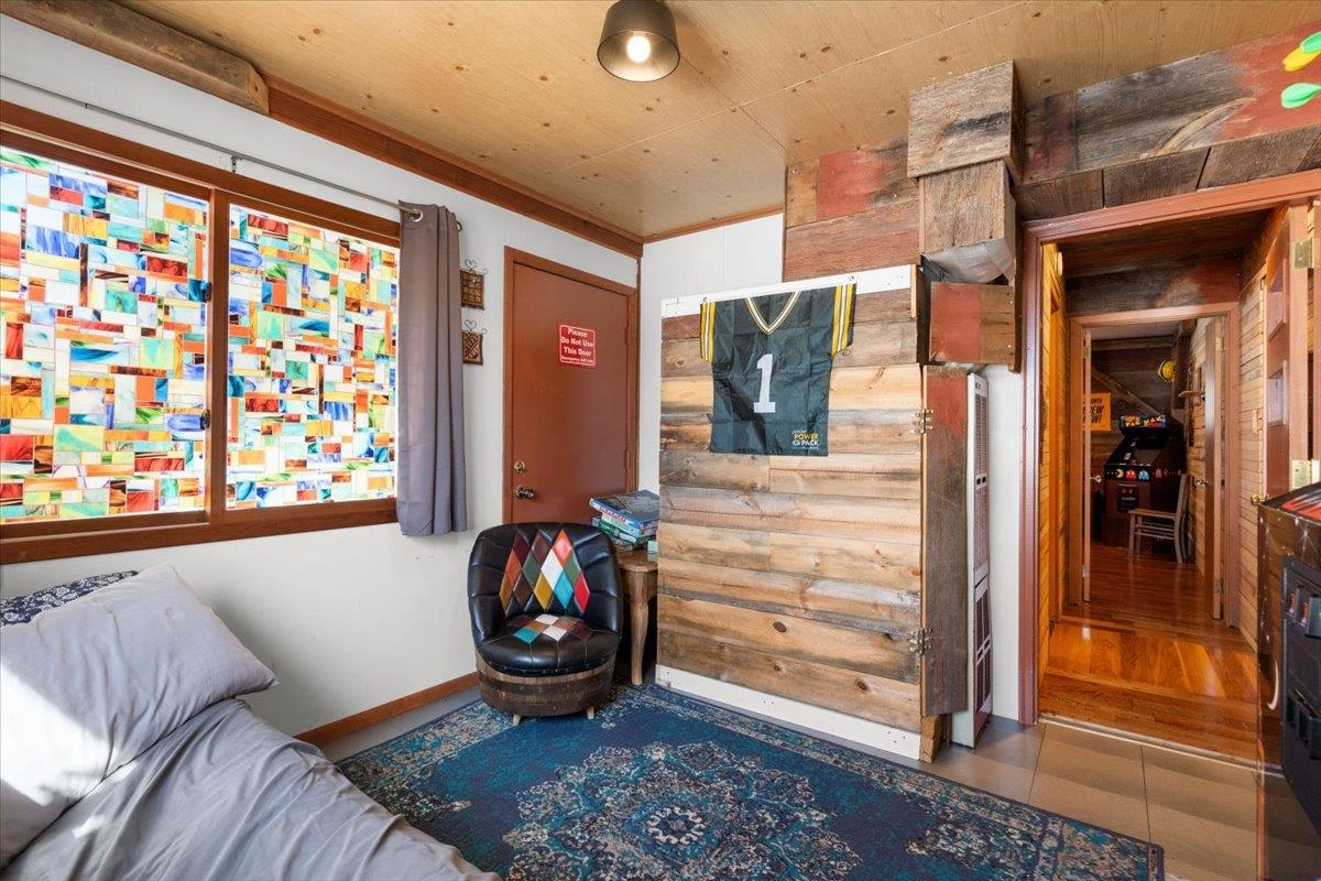 N6221 Long Lake Road