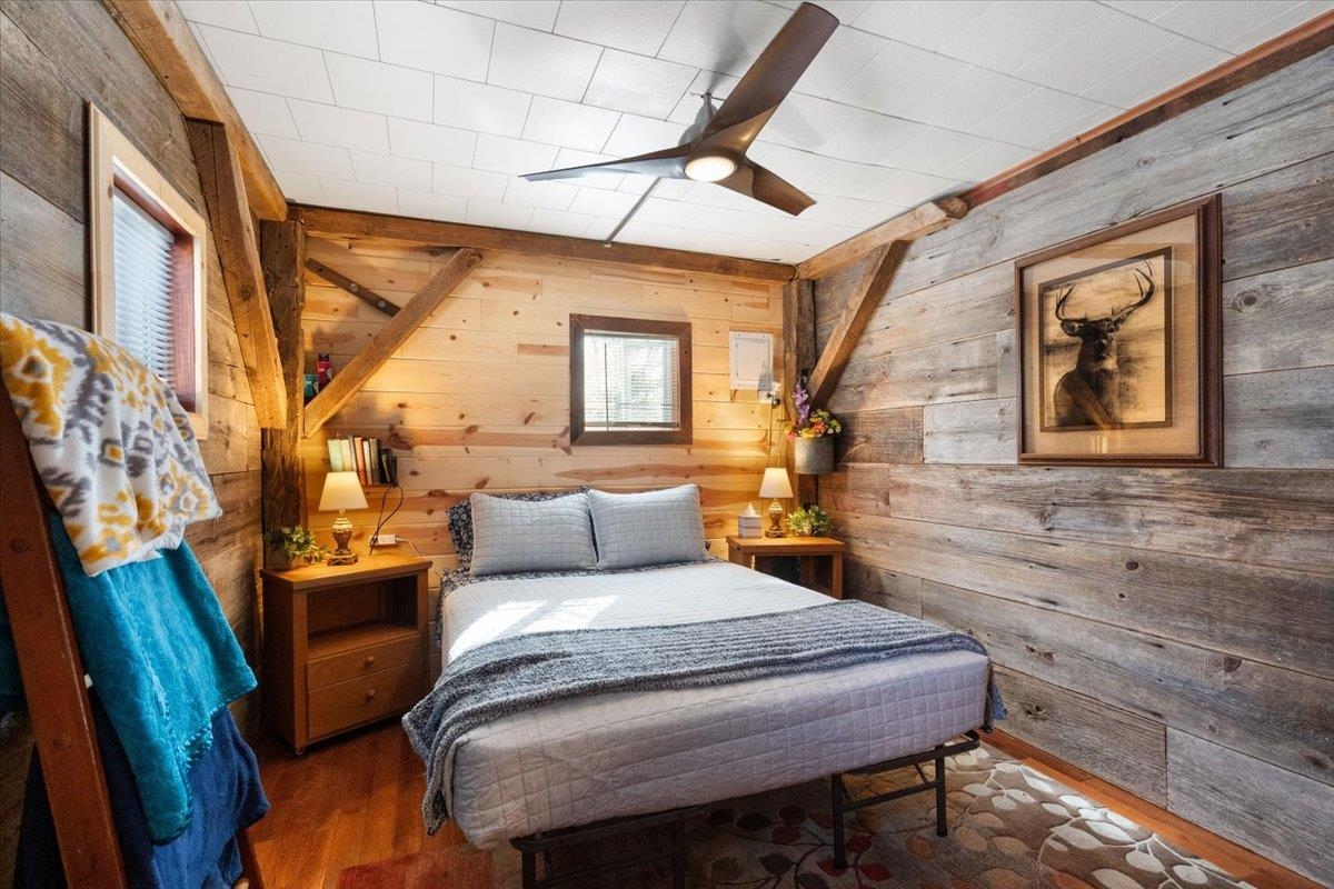 N6221 Long Lake Road