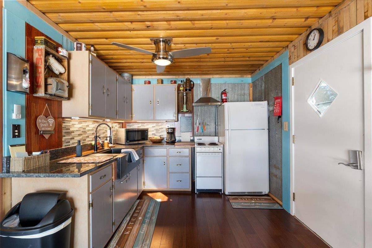 N6221 Long Lake Road