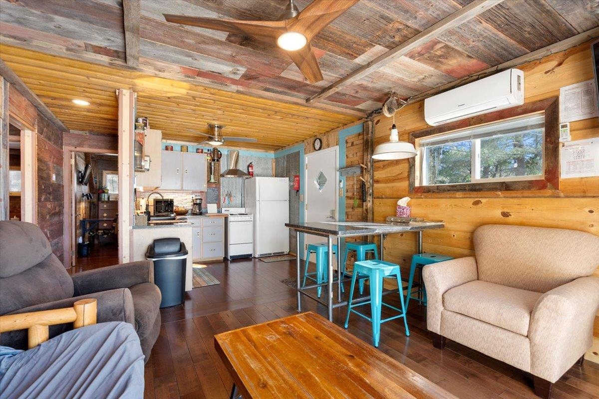 N6221 Long Lake Road