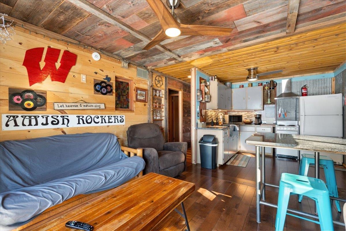 N6221 Long Lake Road