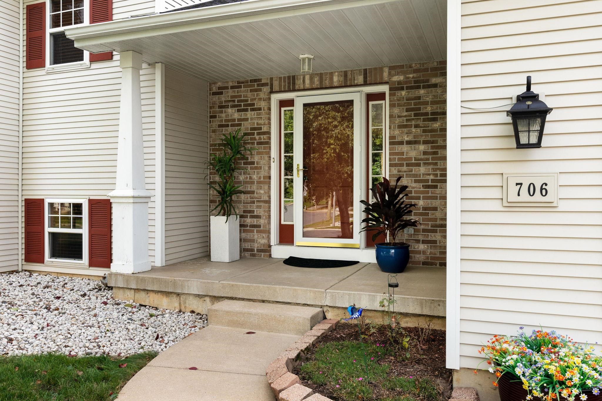 706 Amnicon Trail