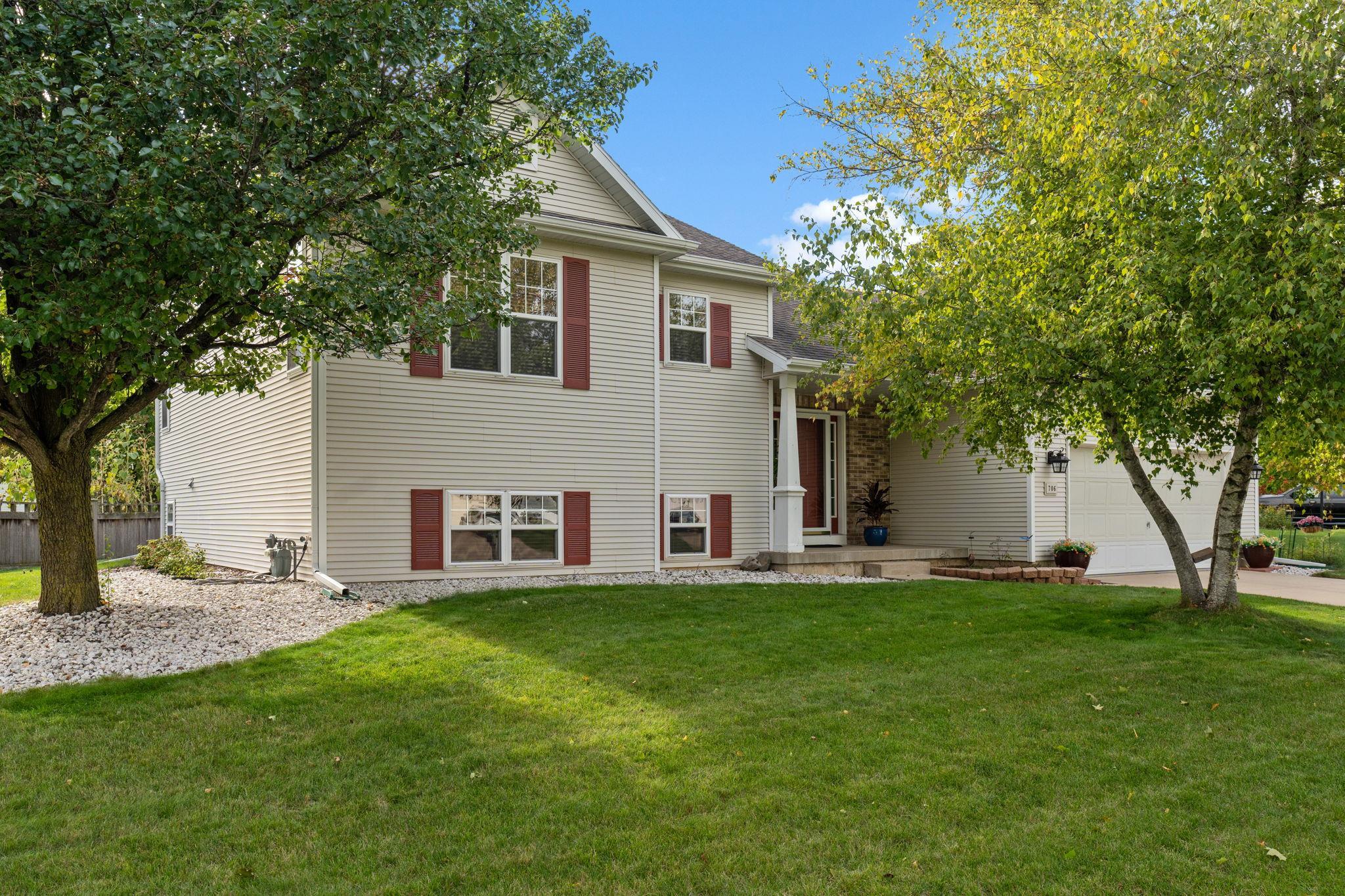 706 Amnicon Trail