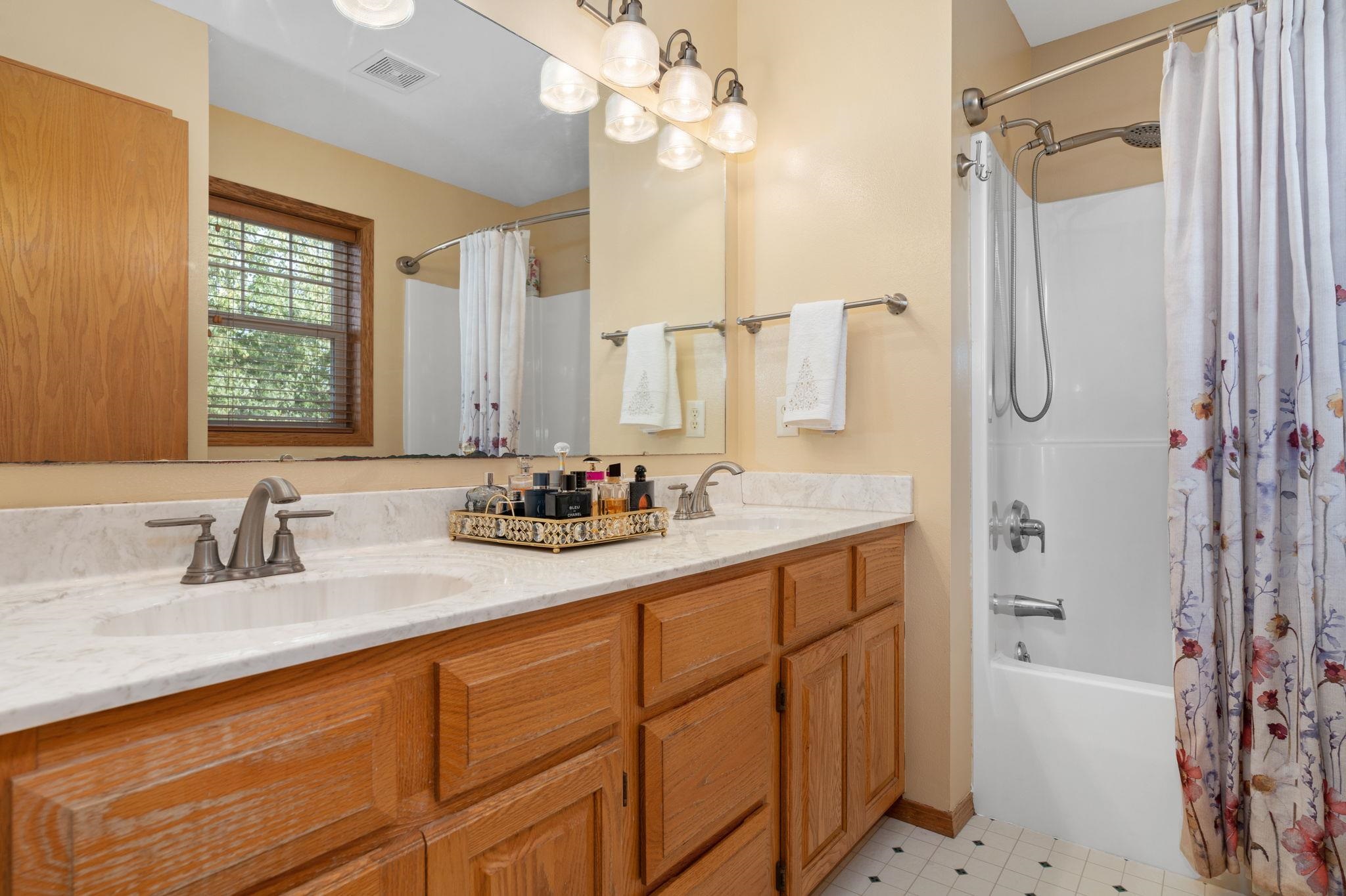 706 Amnicon Trail