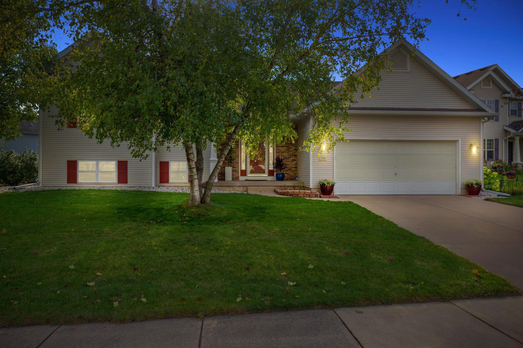 706 Amnicon Trail