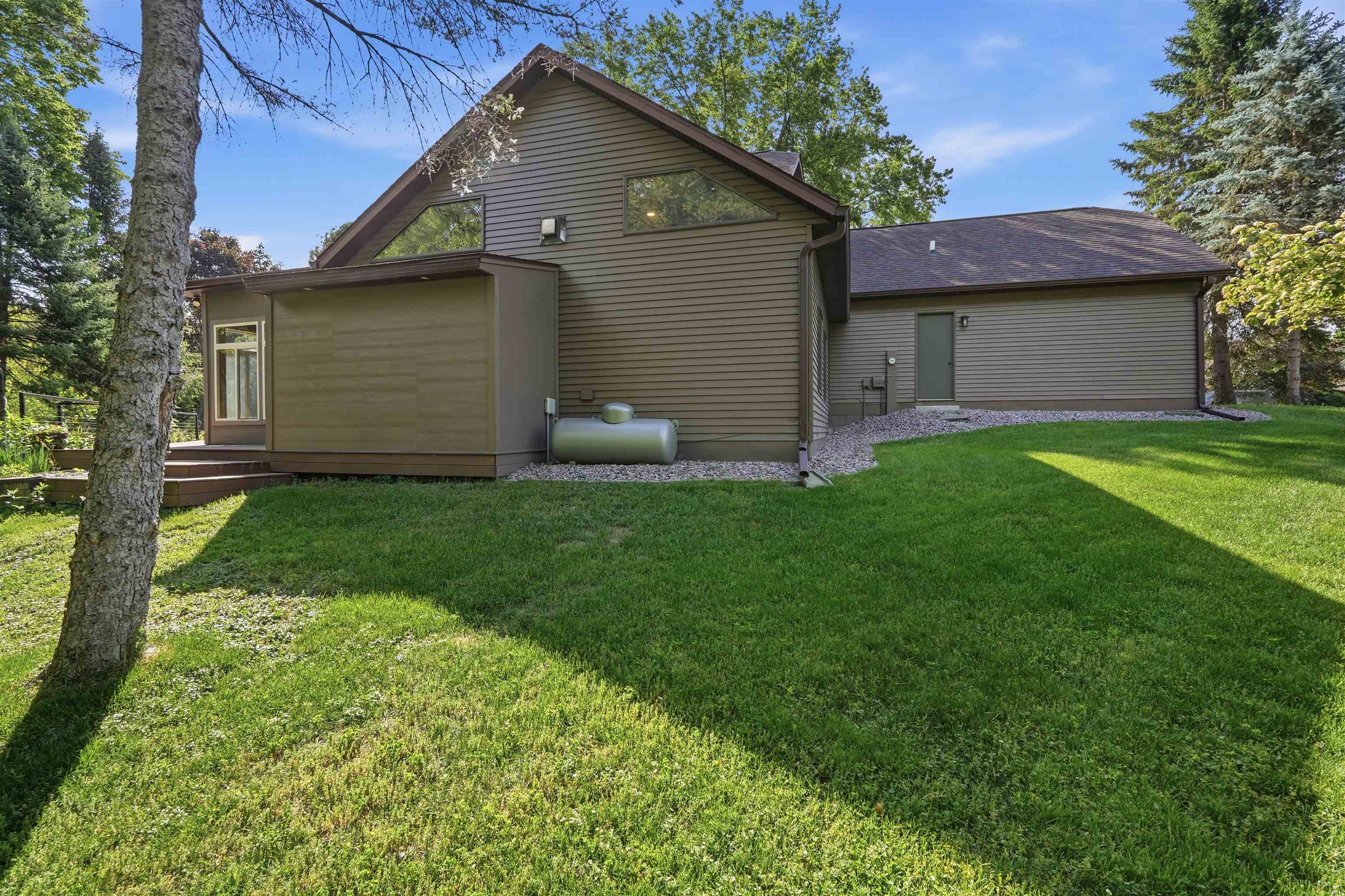 312 River Wood Bend