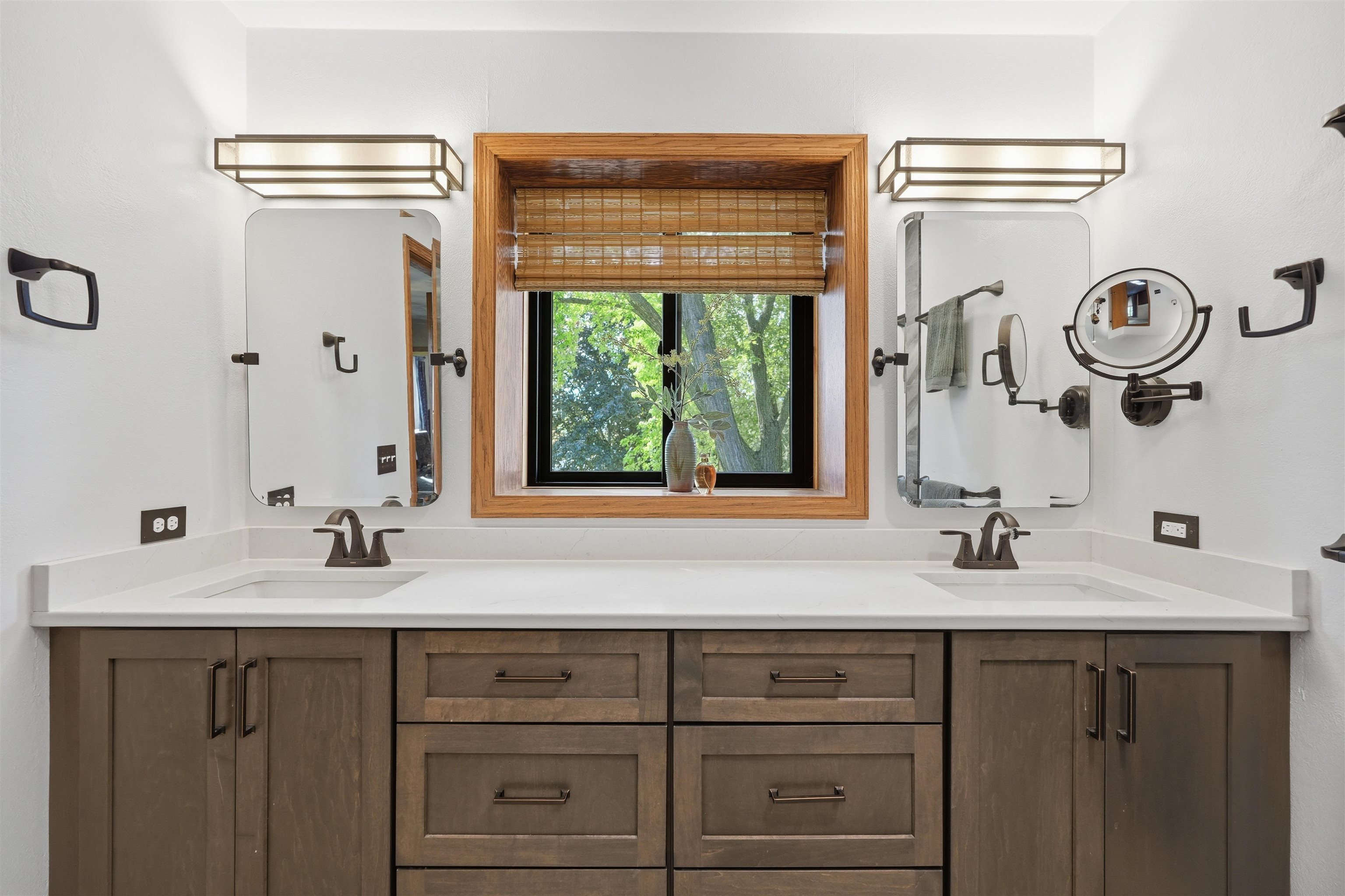 312 River Wood Bend
