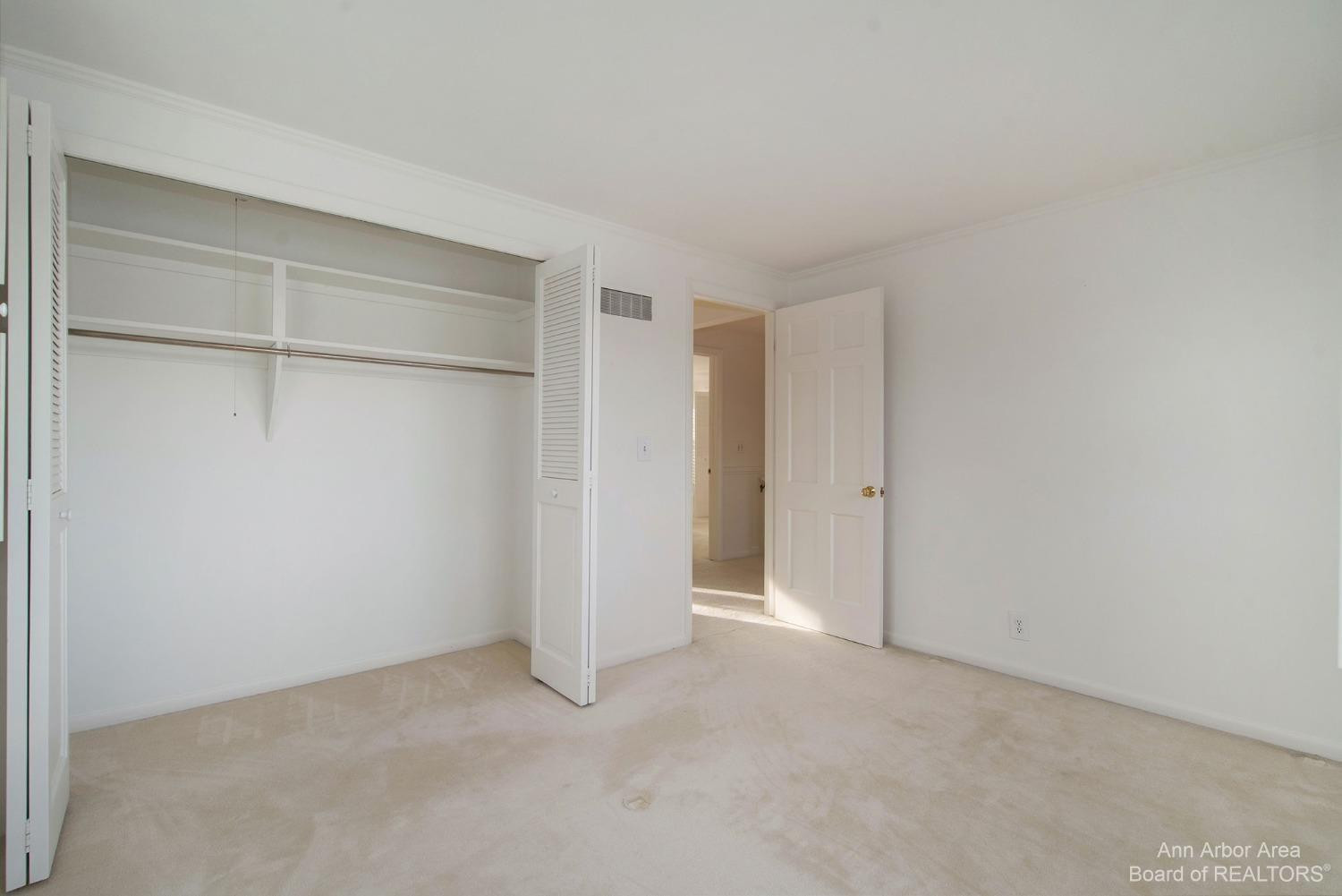 2105 Greenview Drive