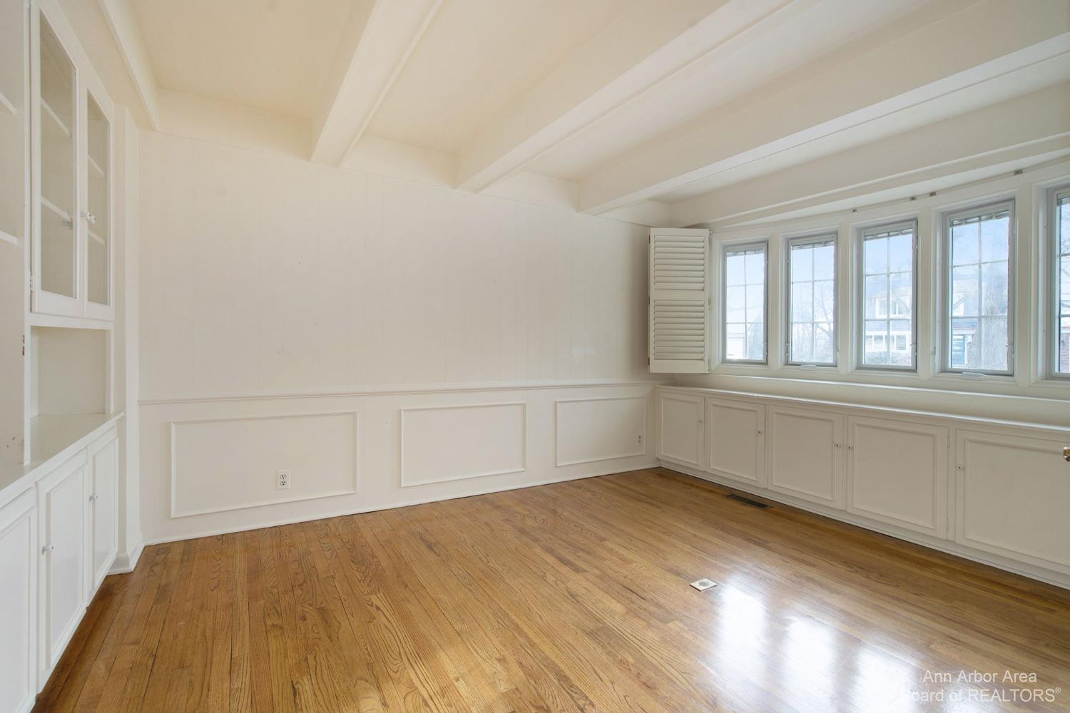 2105 Greenview Drive