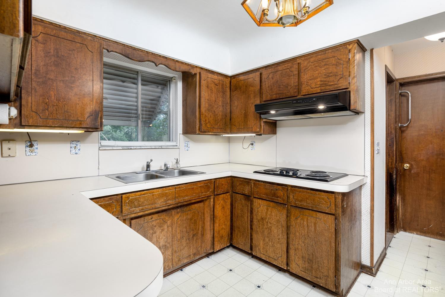 1262 Shevchenko Drive