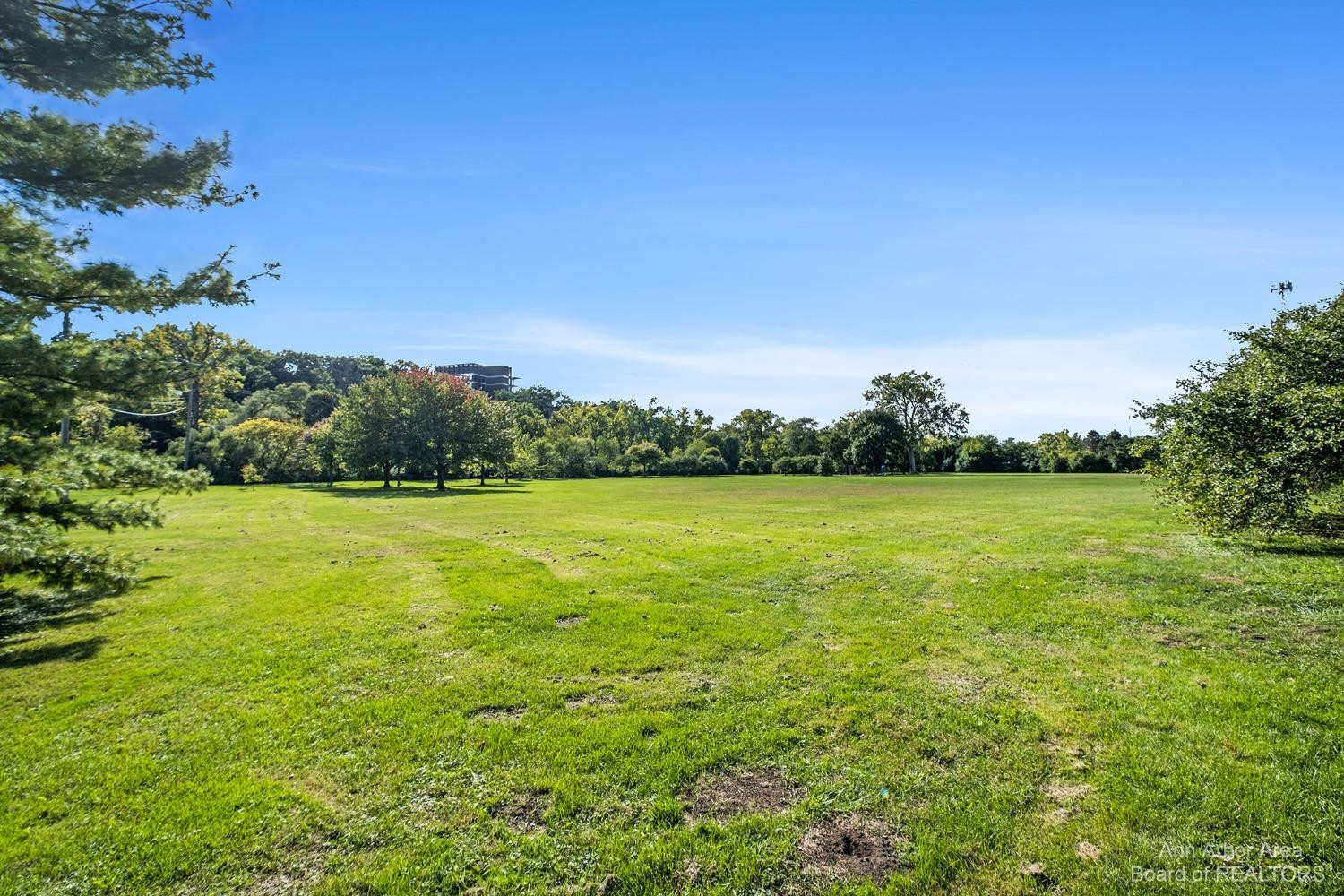 1050 Wall Street, 2C