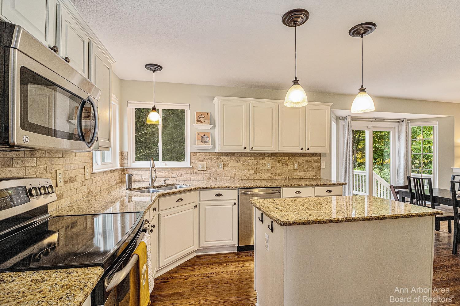 4956 S Ridgeside Circle