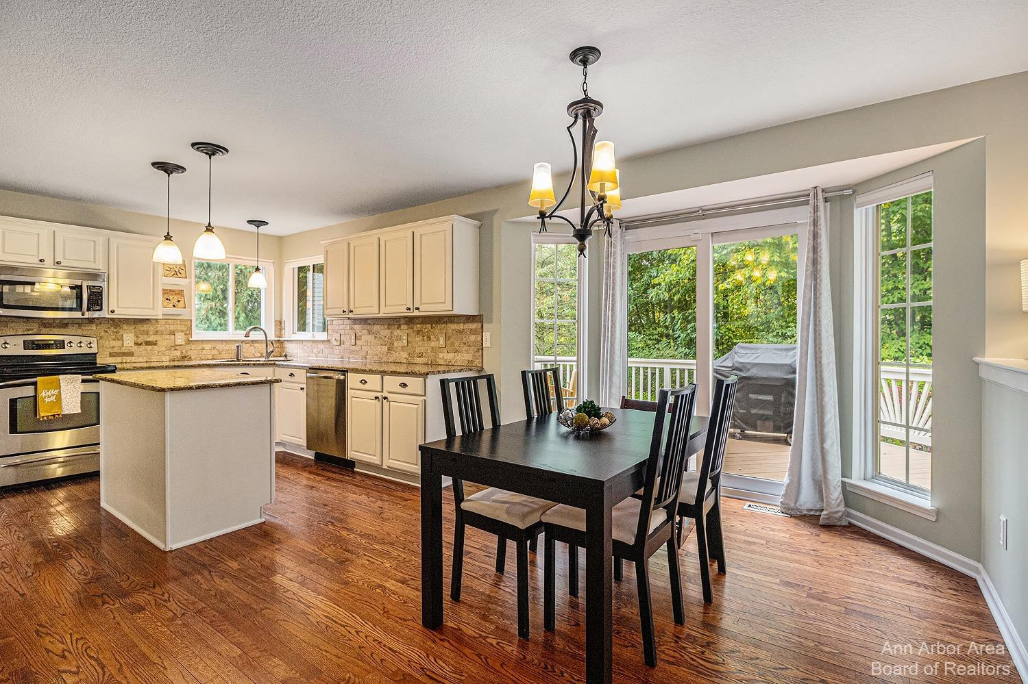 4956 S Ridgeside Circle