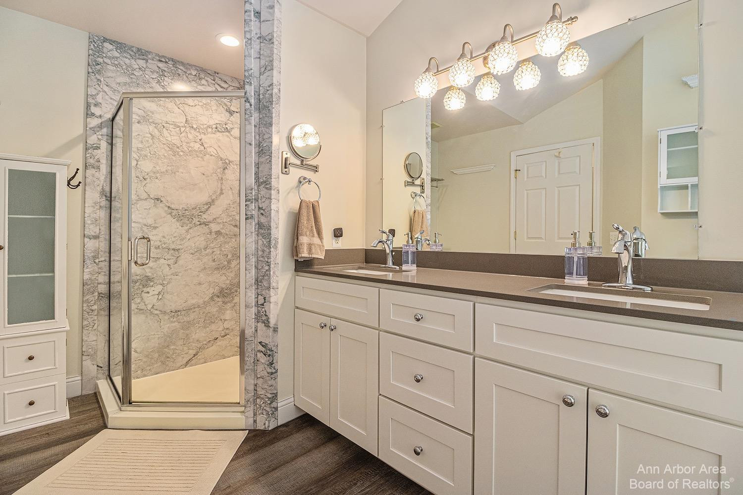 4956 S Ridgeside Circle