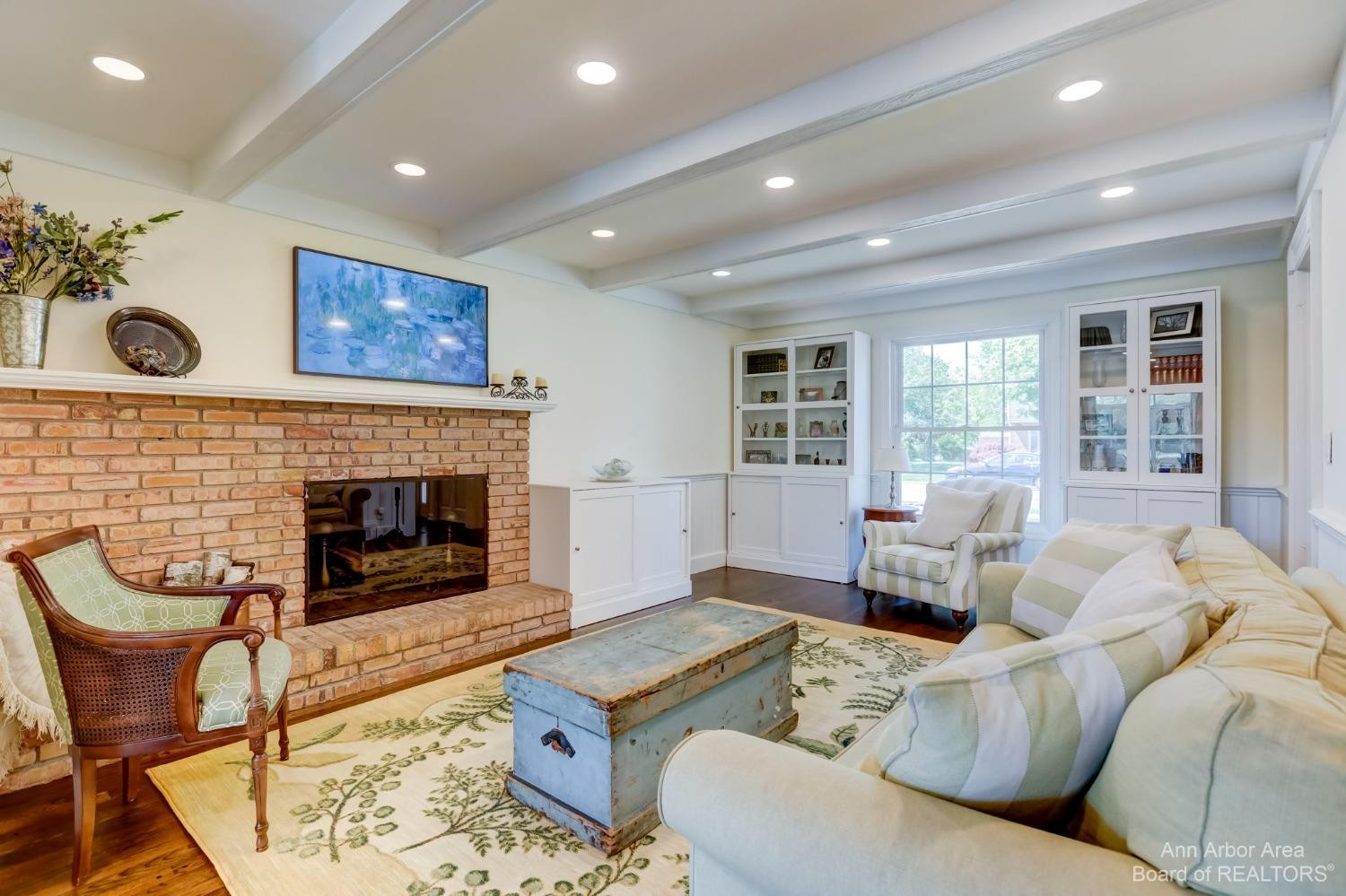 2145 Greenview Drive