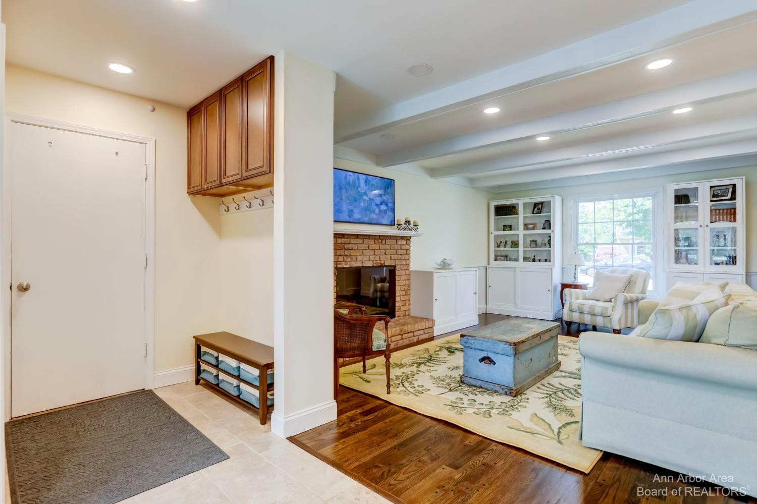 2145 Greenview Drive