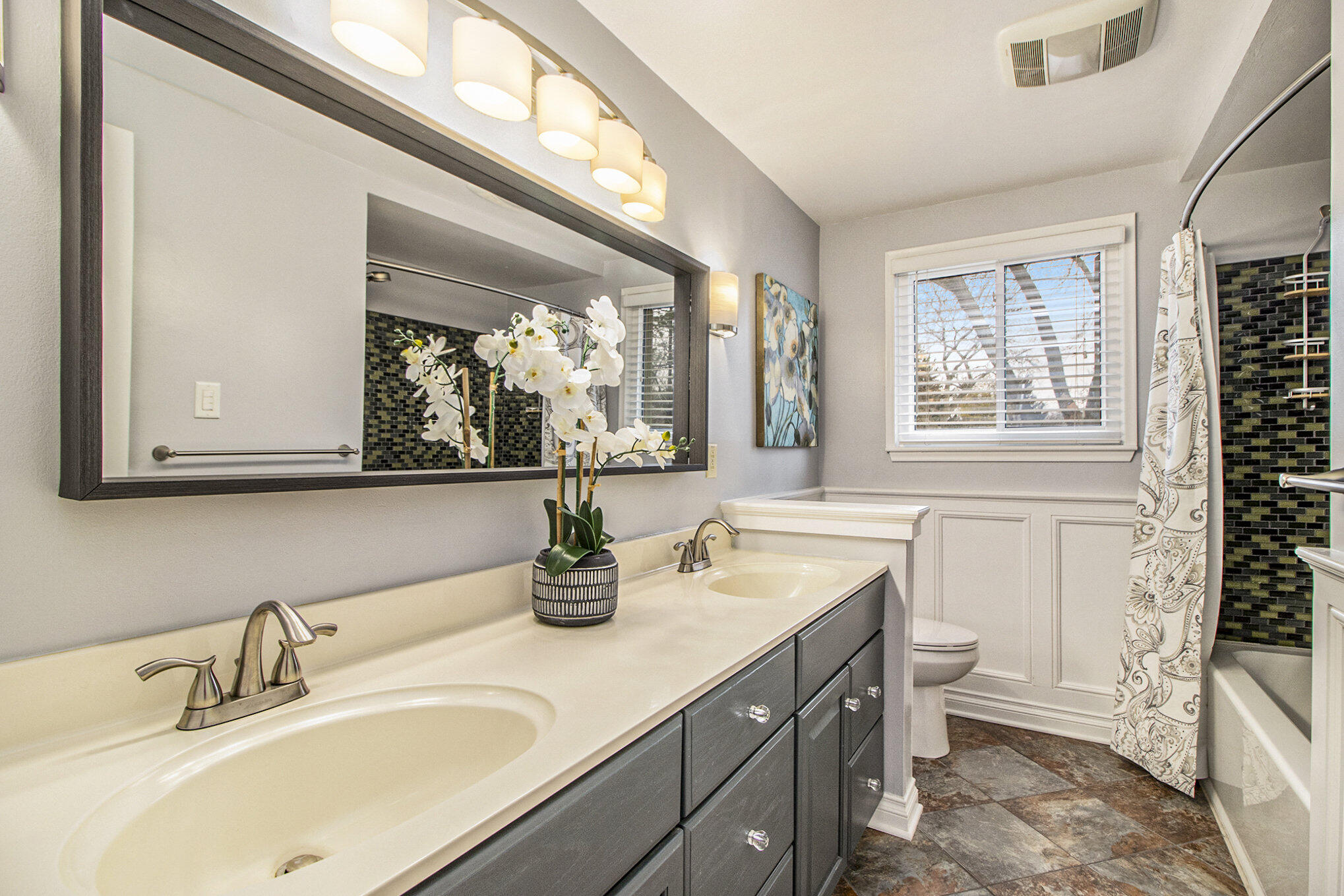 2874 Page Ave Avenue