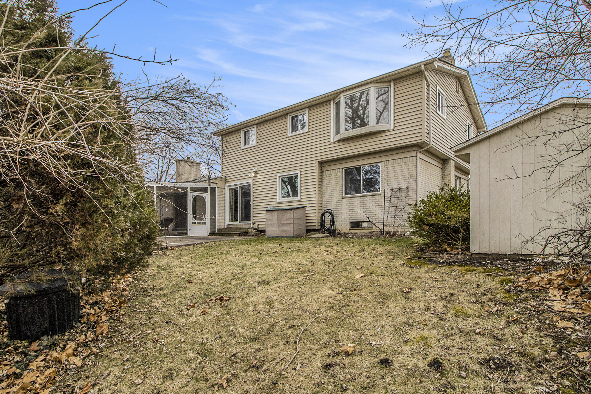 2874 Page Ave Avenue