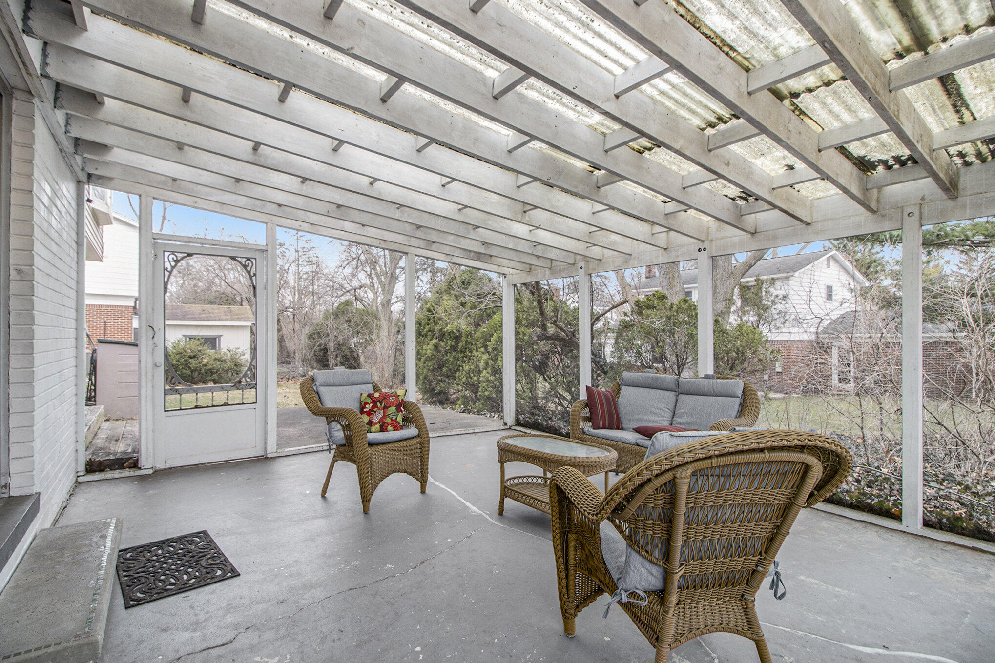 2874 Page Ave Avenue