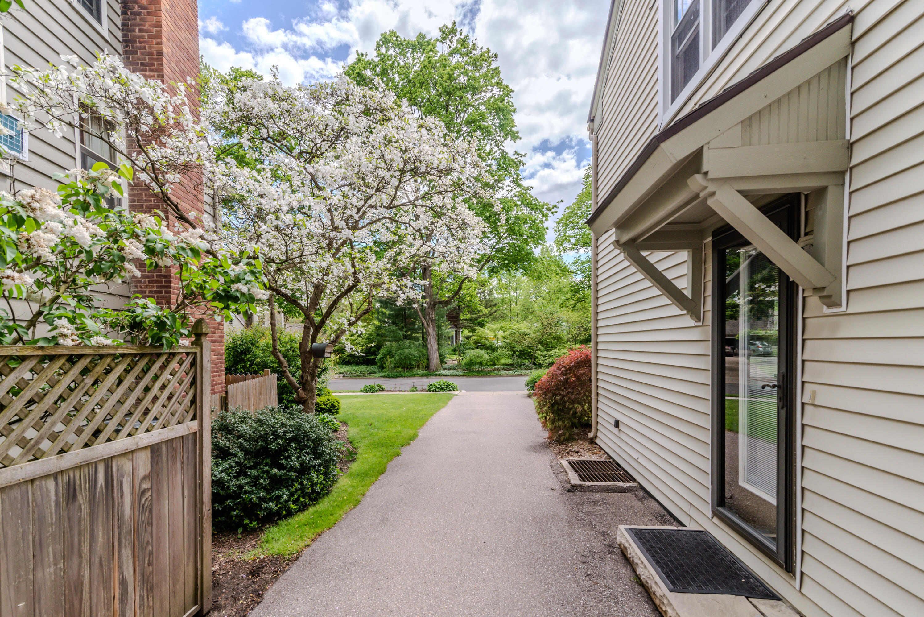 1206 Harbrooke Avenue