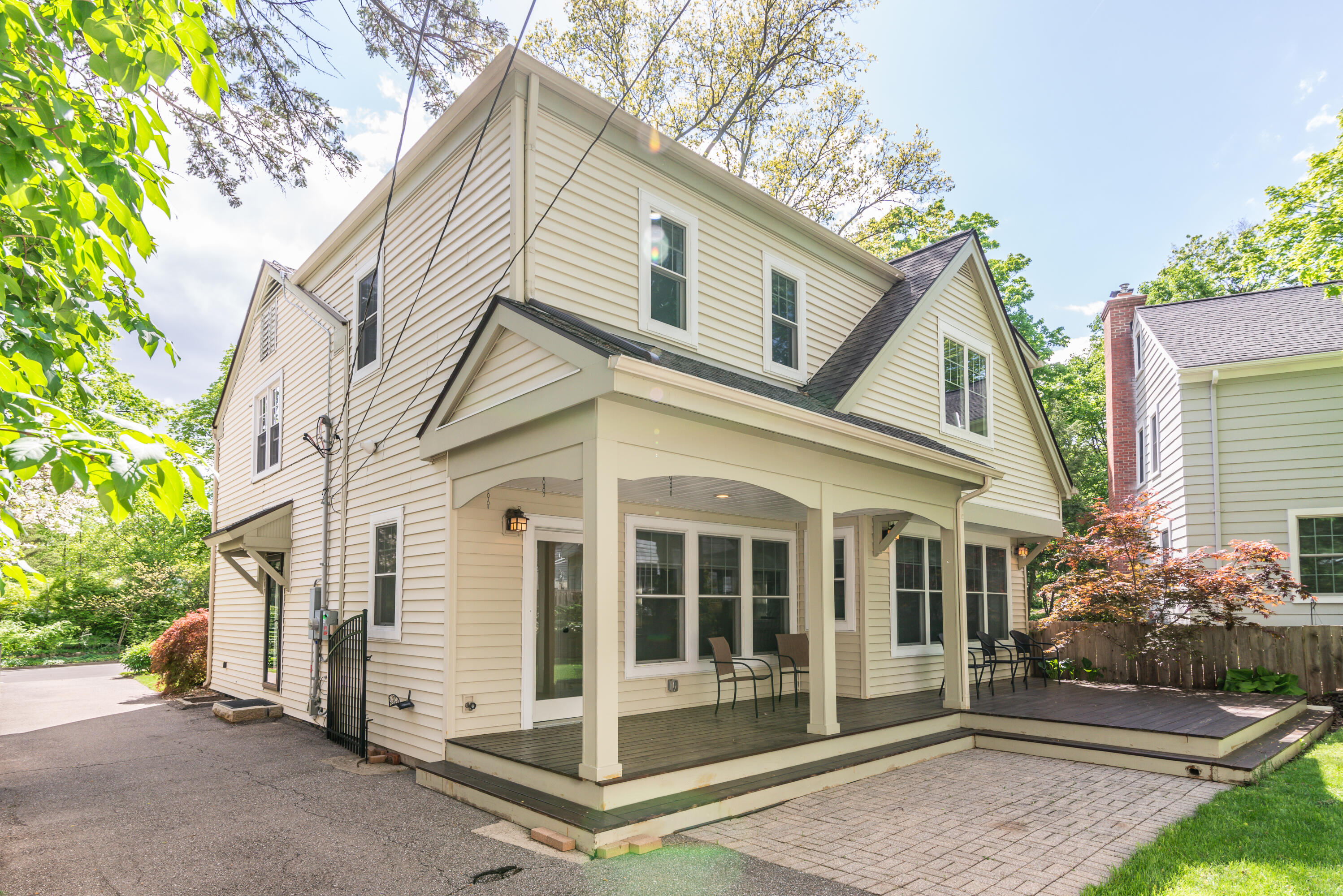 1206 Harbrooke Avenue