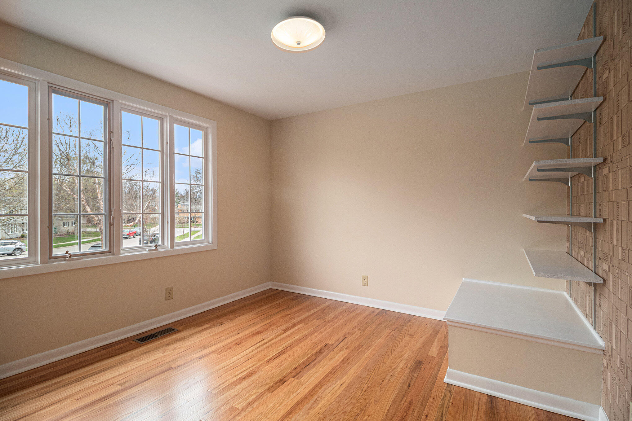 661 Worthington Place