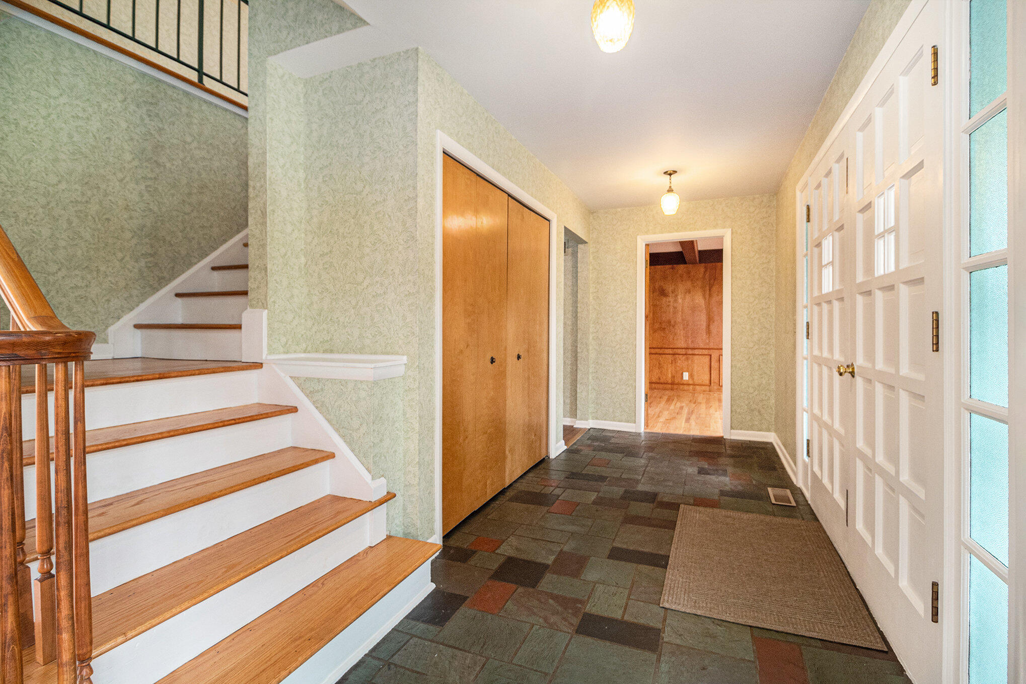 661 Worthington Place