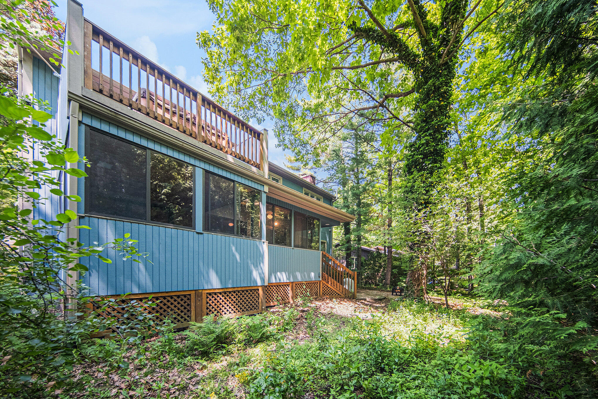 1410 N Folkstone Court