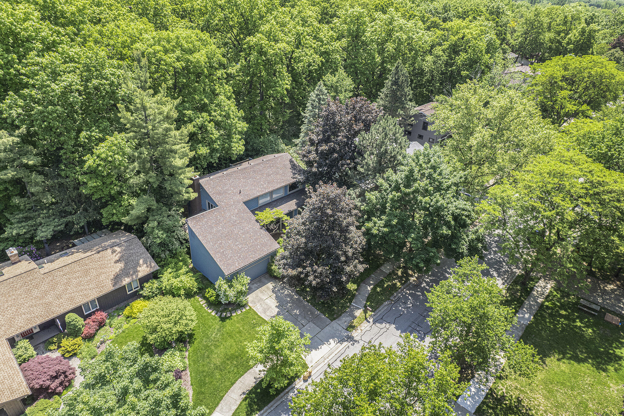 1410 N Folkstone Court