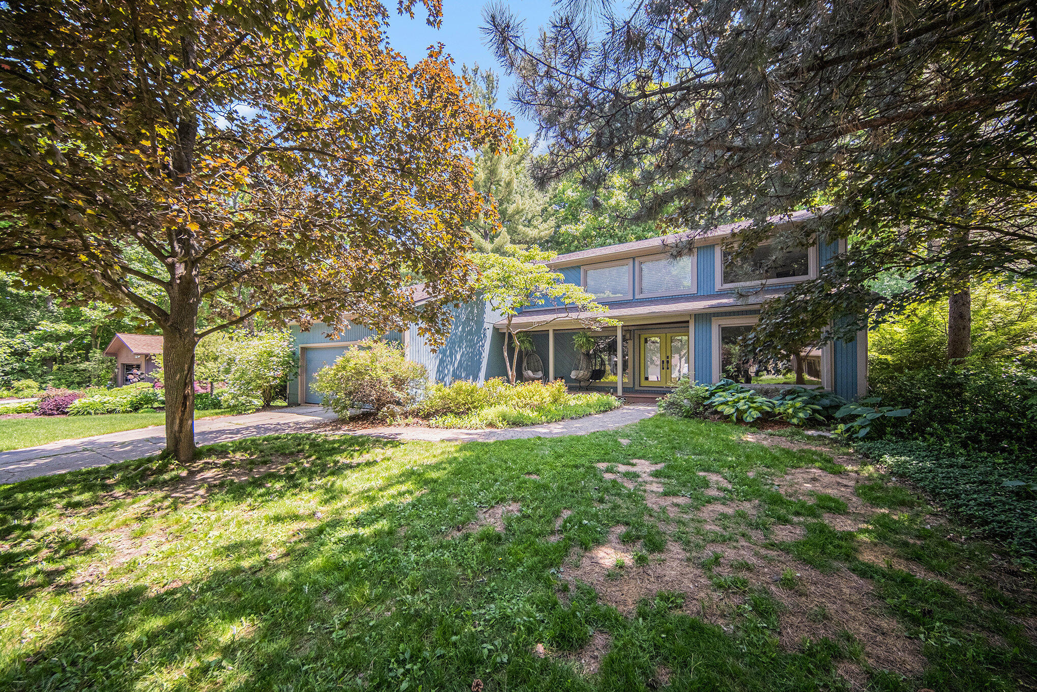 1410 N Folkstone Court