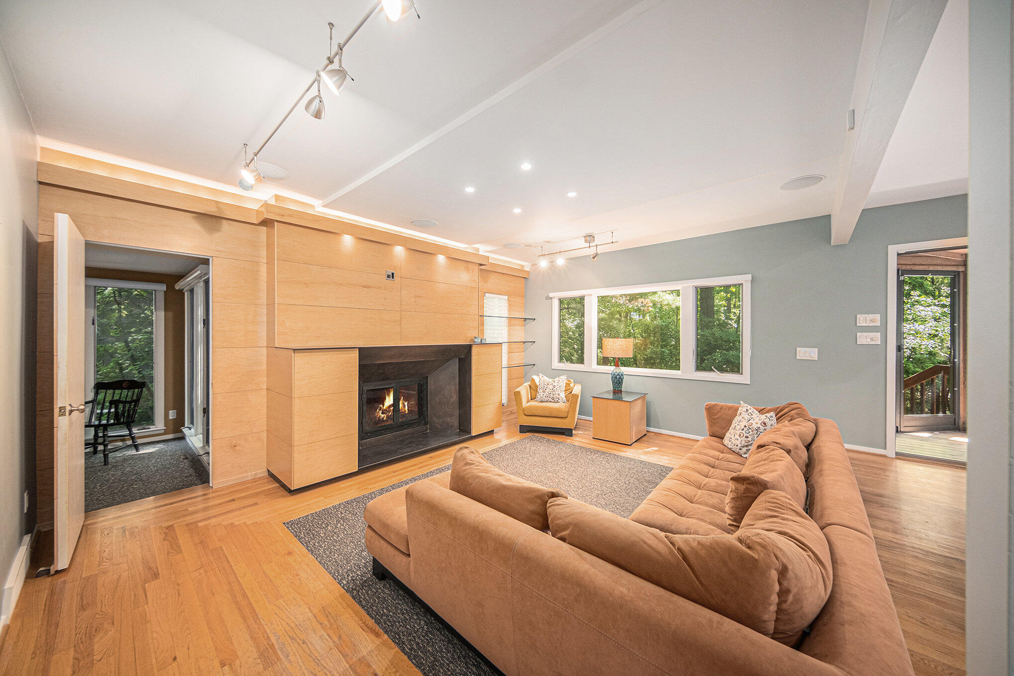 1410 N Folkstone Court