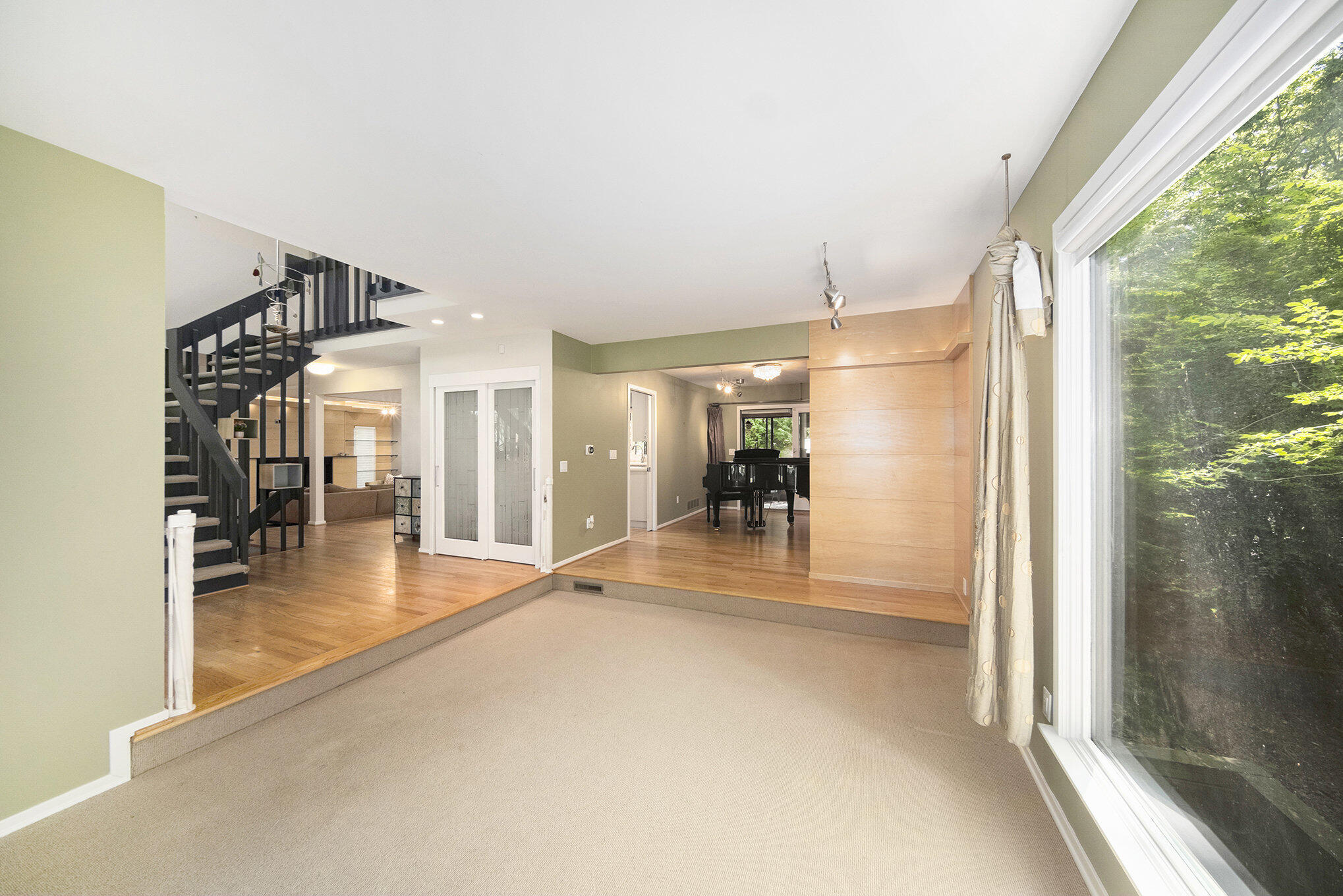 1410 N Folkstone Court