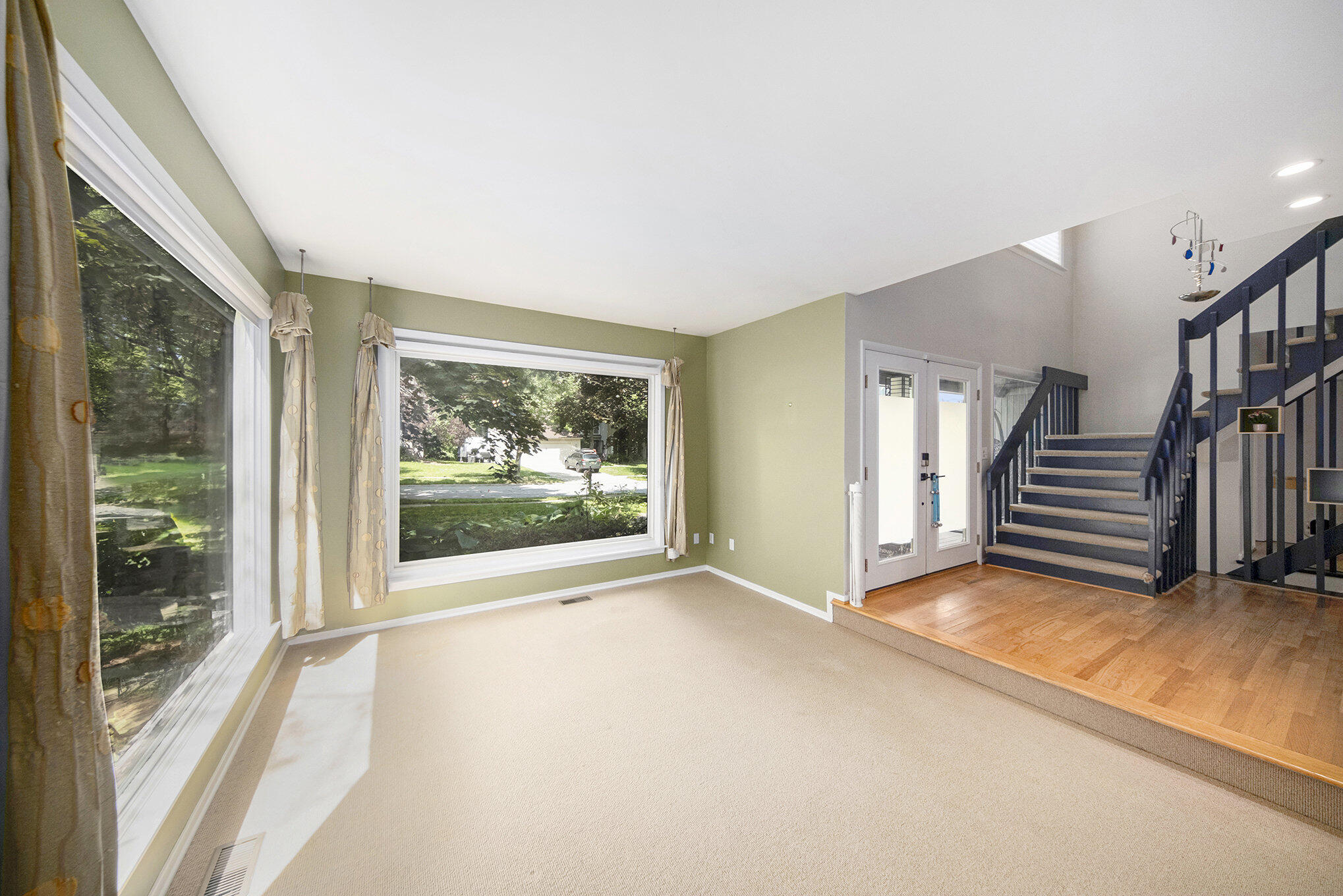 1410 N Folkstone Court