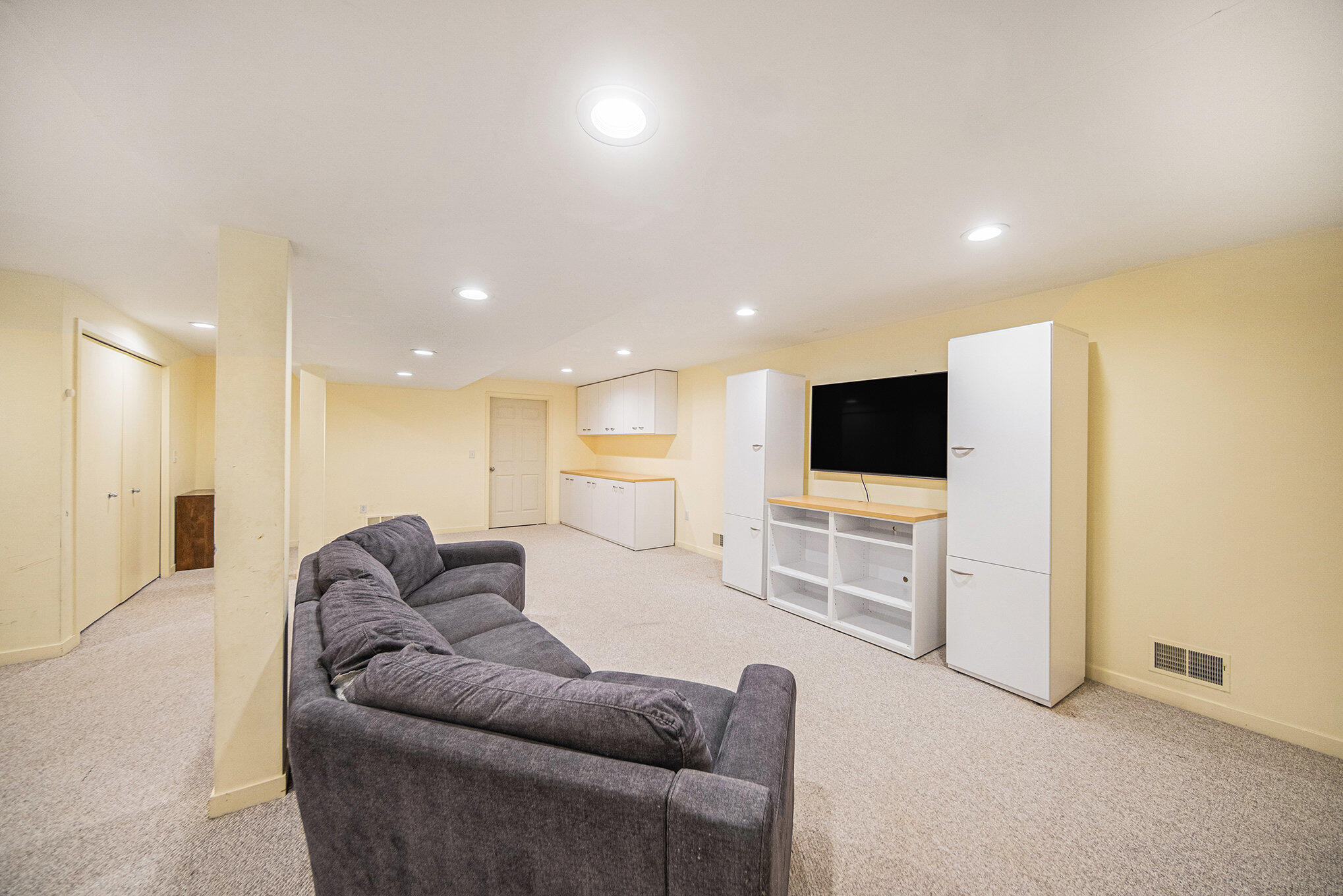 1410 N Folkstone Court