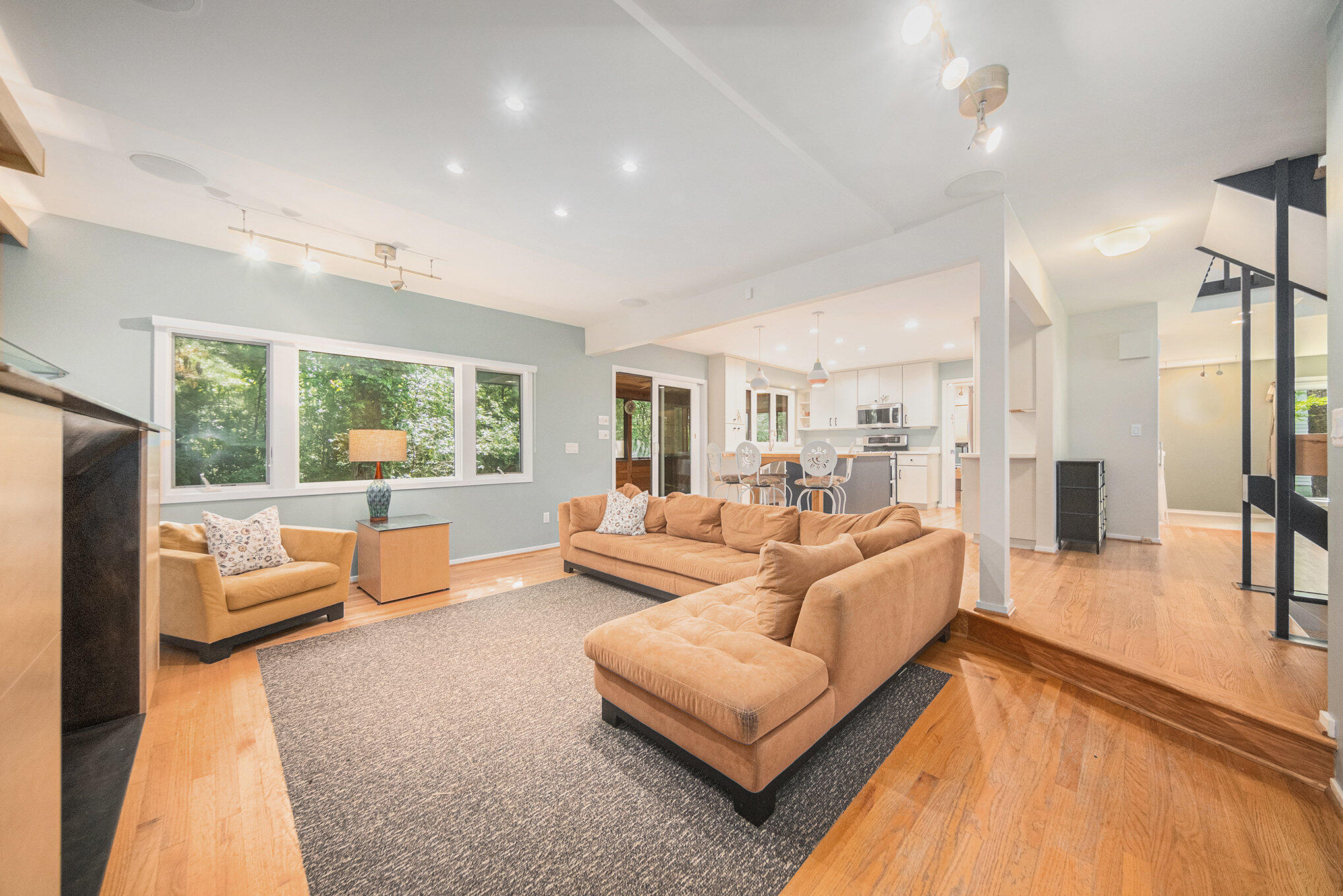 1410 N Folkstone Court