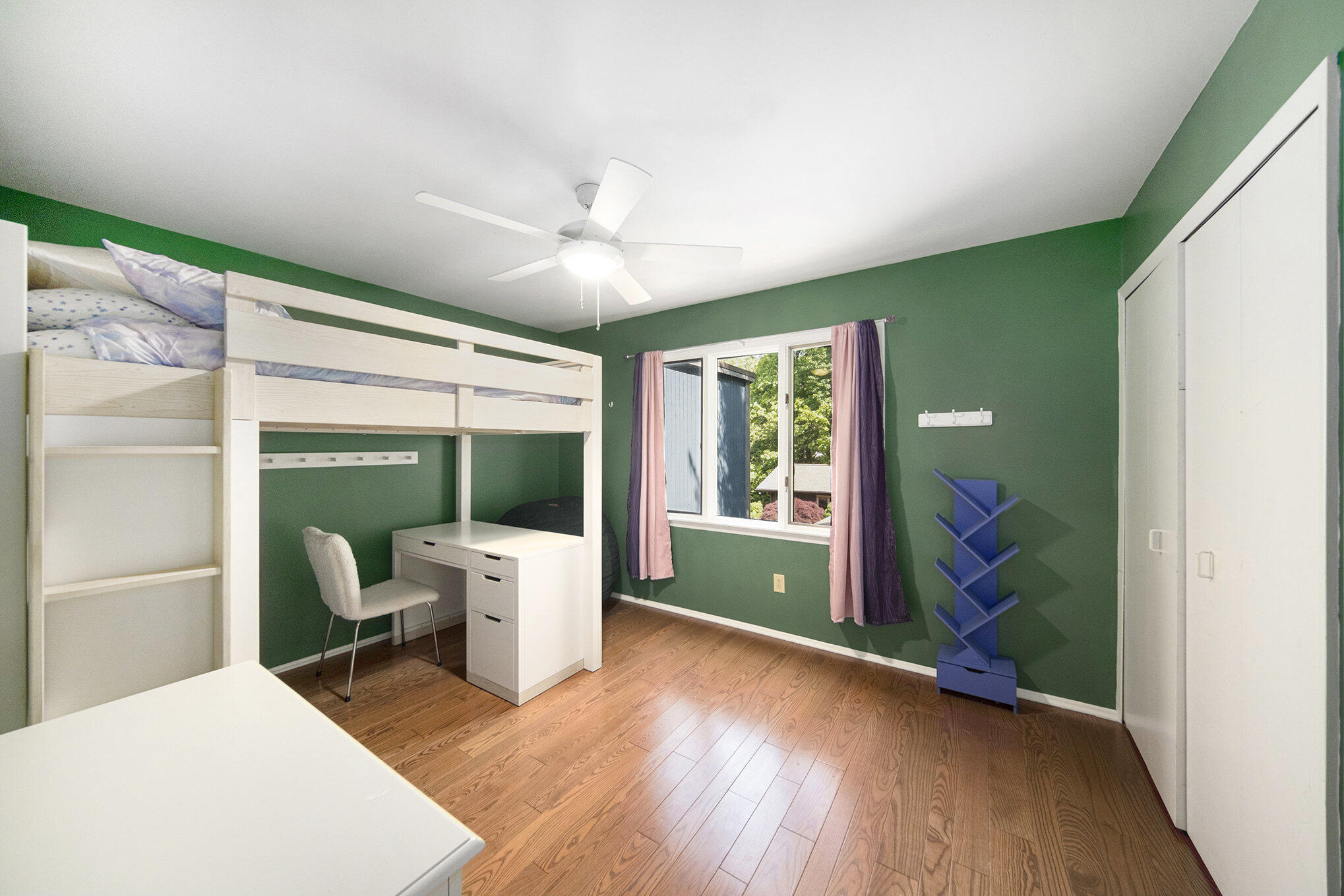 1410 N Folkstone Court