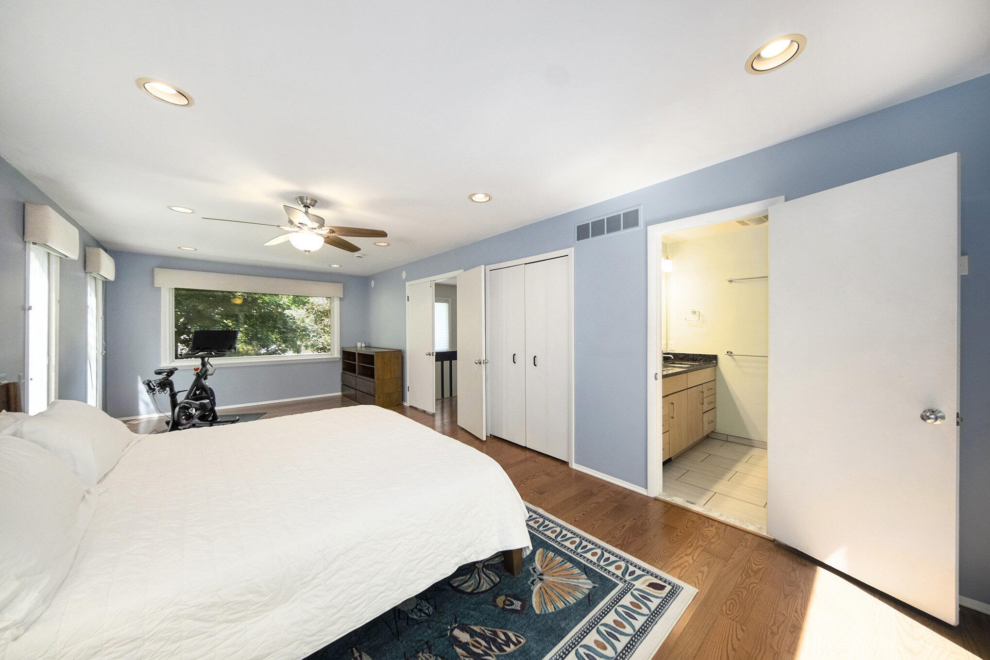 1410 N Folkstone Court