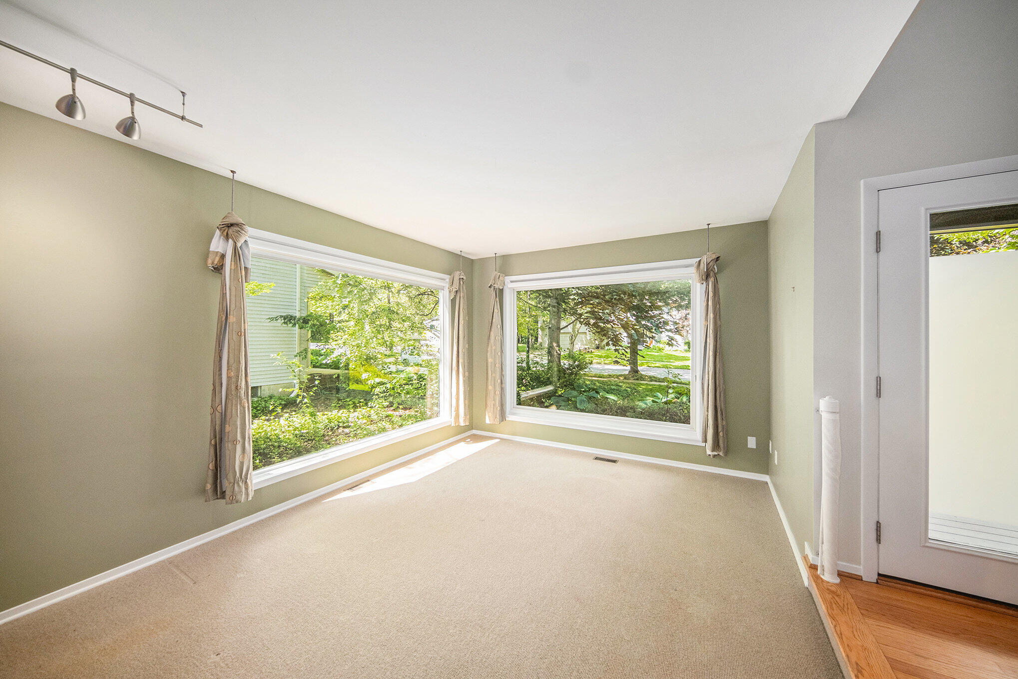 1410 N Folkstone Court