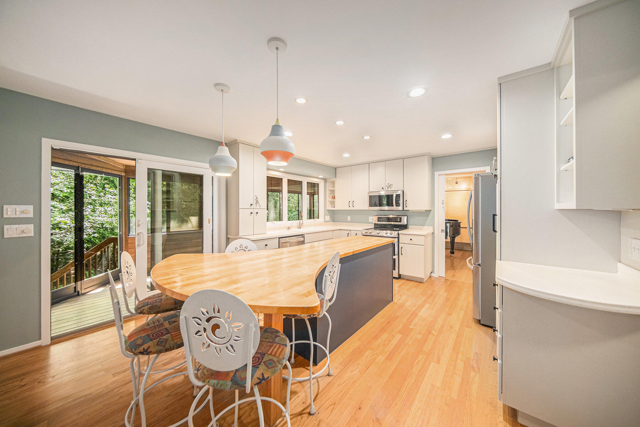 1410 N Folkstone Court