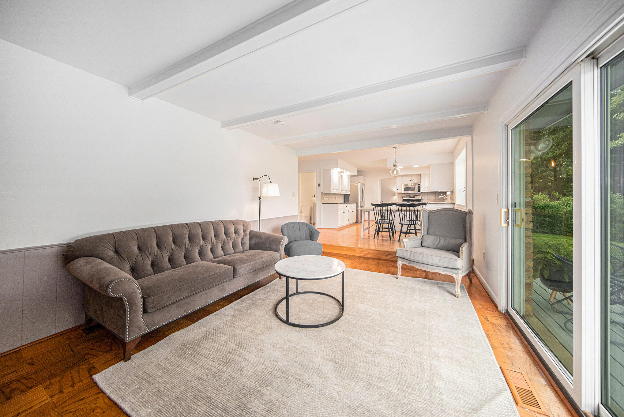 2402 Victoria Avenue