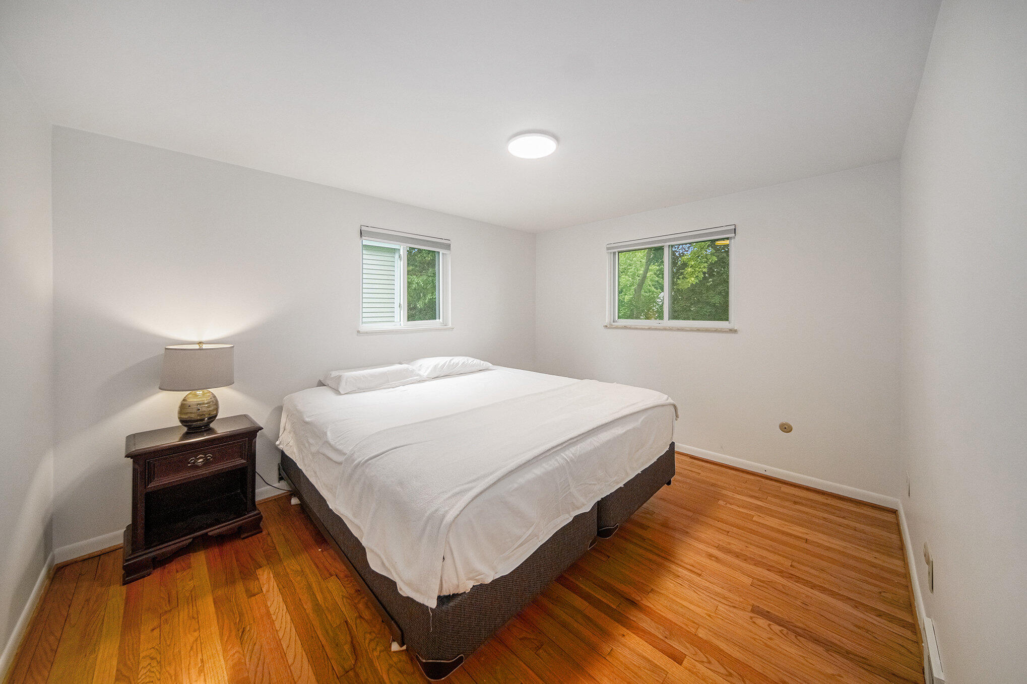 2402 Victoria Avenue