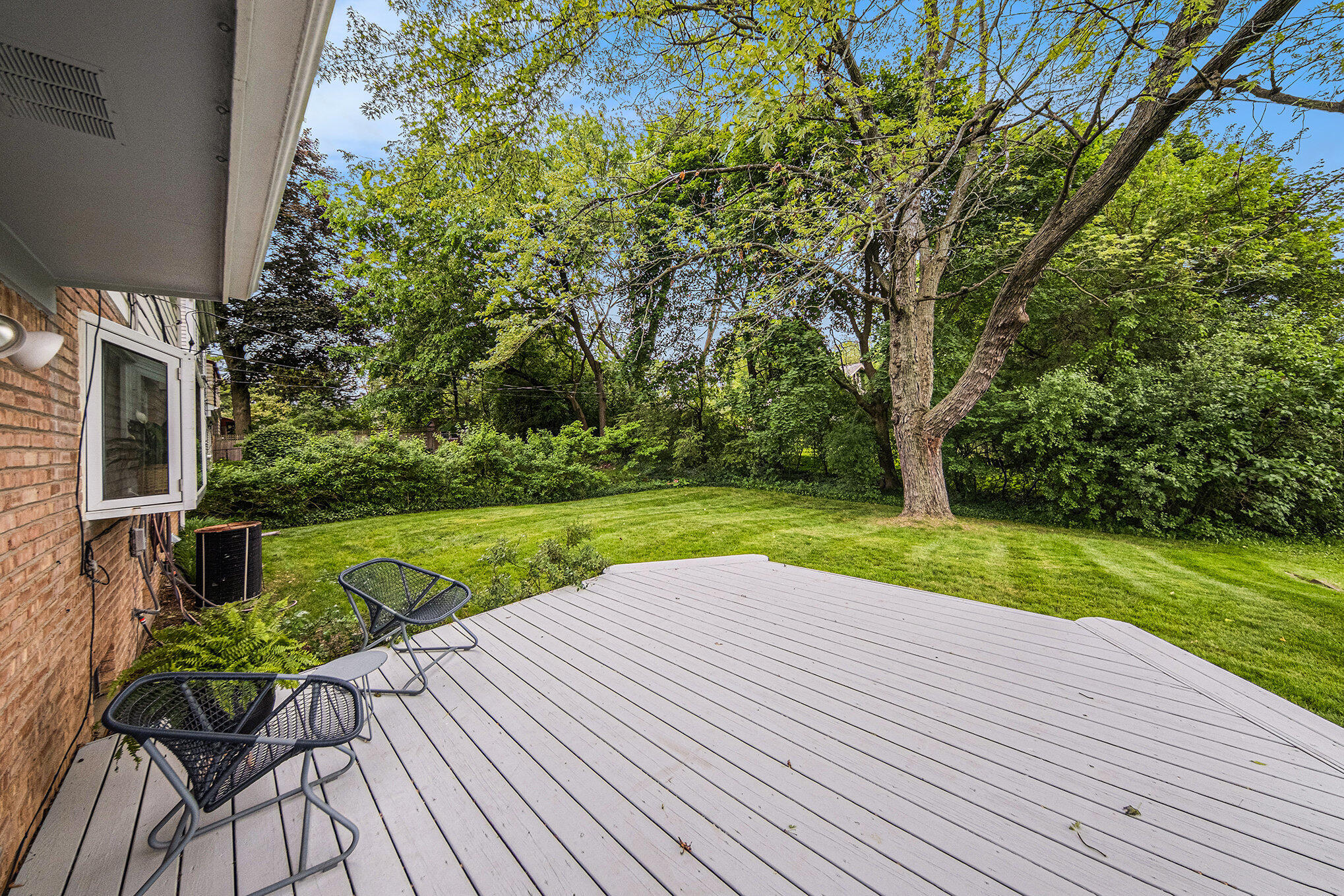 2402 Victoria Avenue