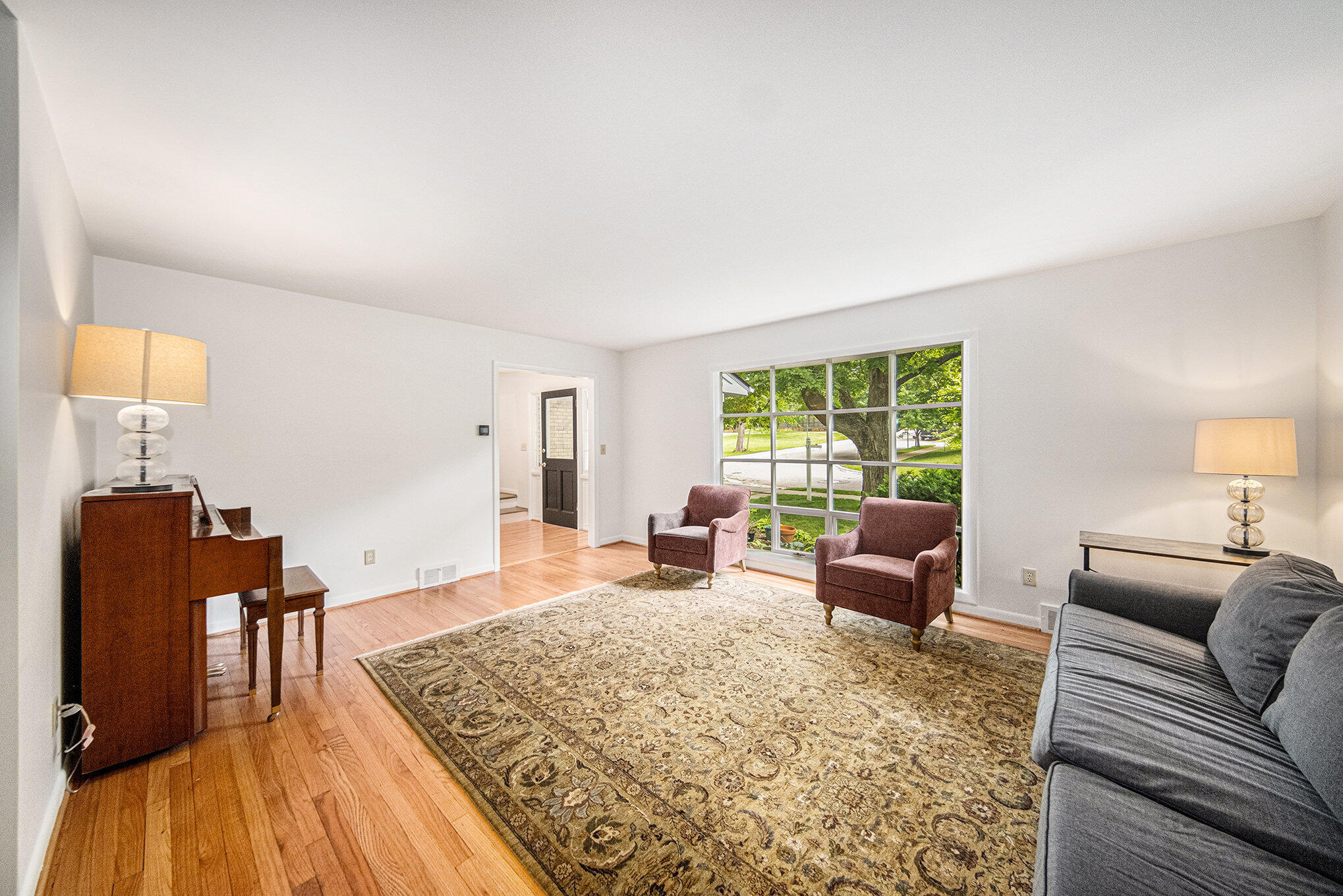 2402 Victoria Avenue