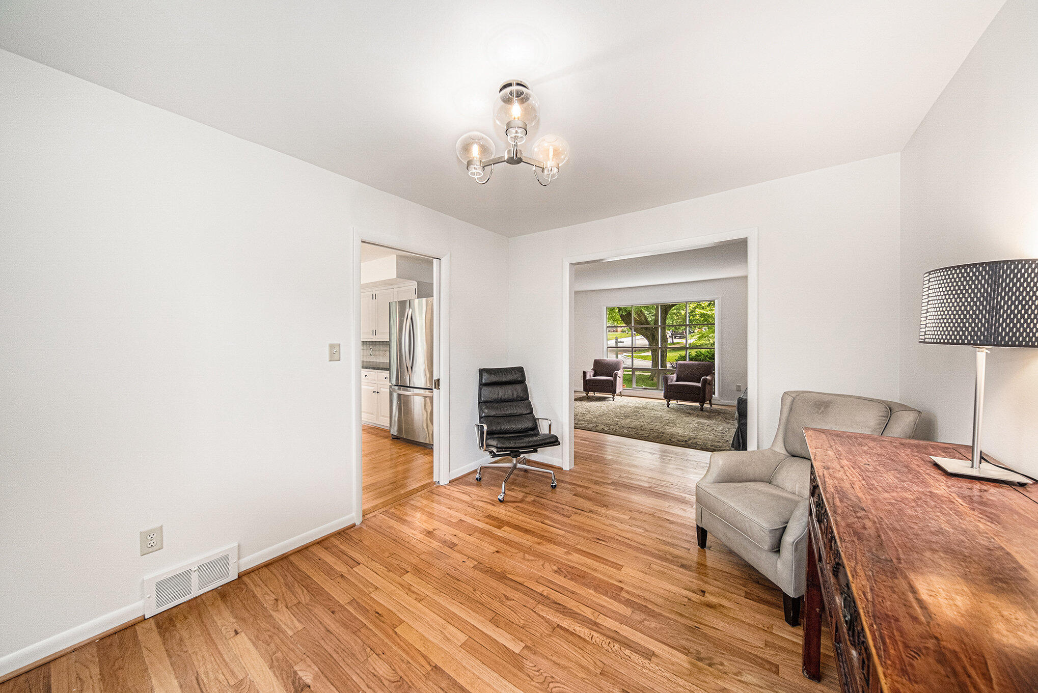 2402 Victoria Avenue