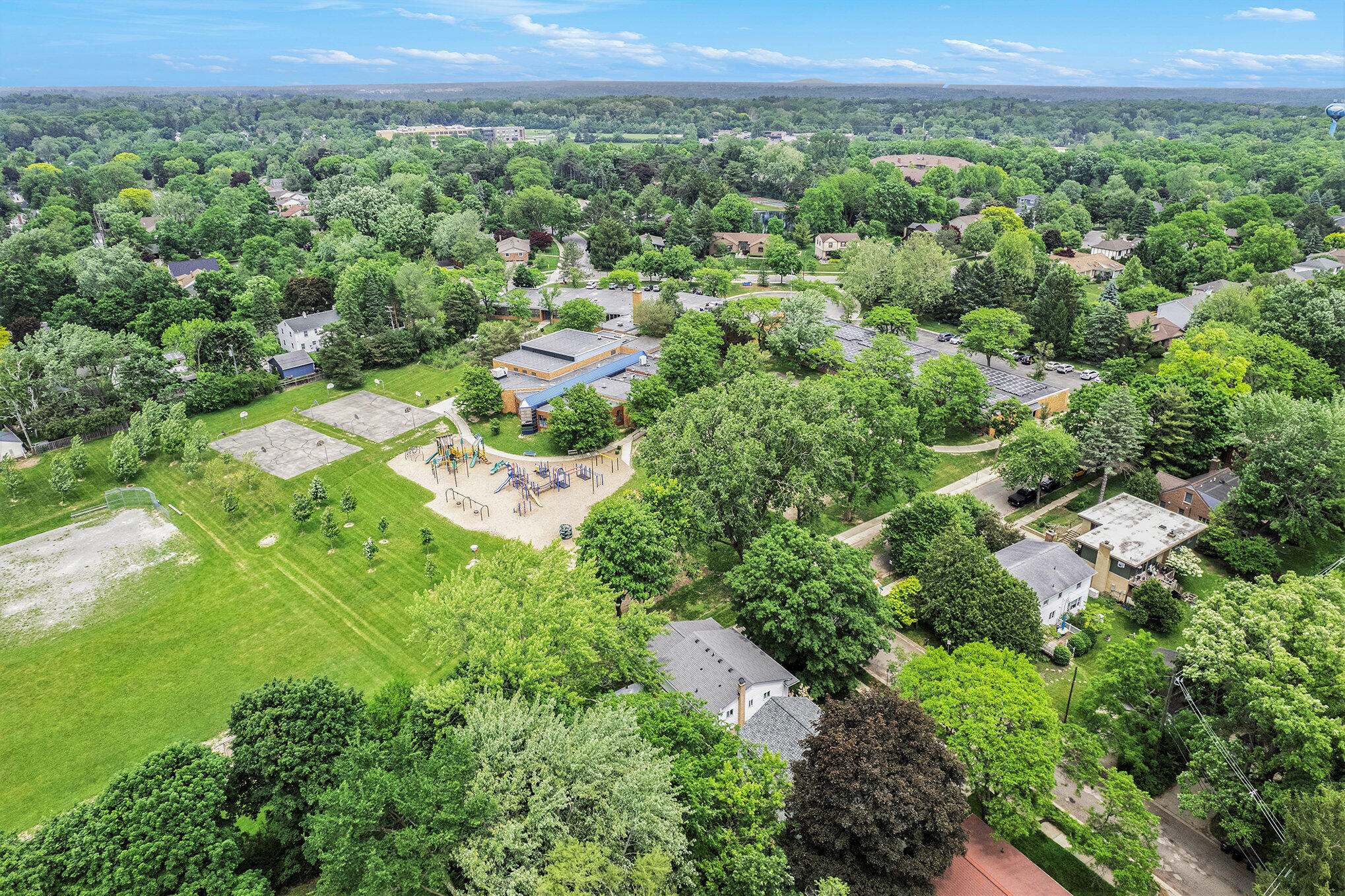 2402 Victoria Avenue