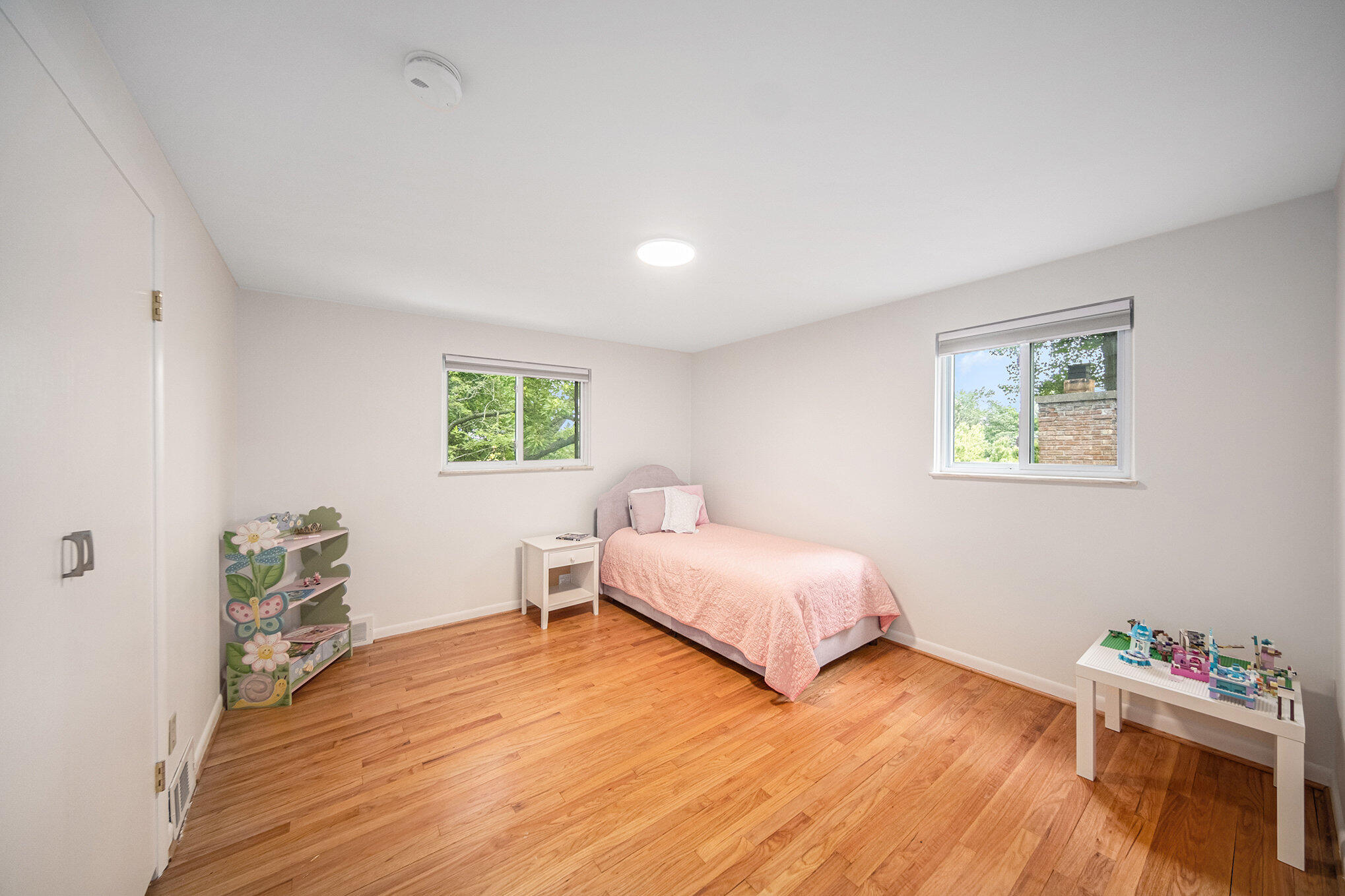 2402 Victoria Avenue