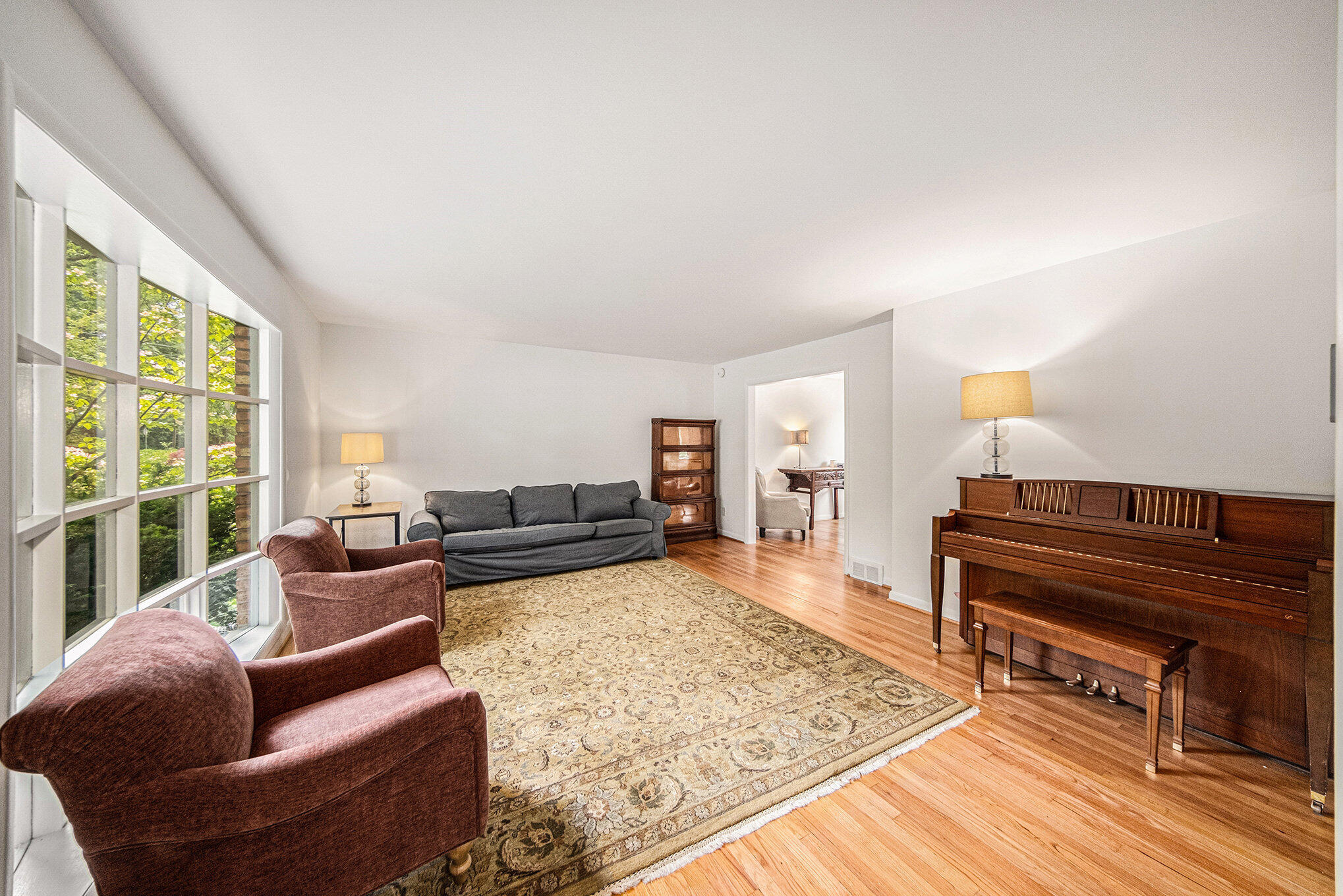 2402 Victoria Avenue