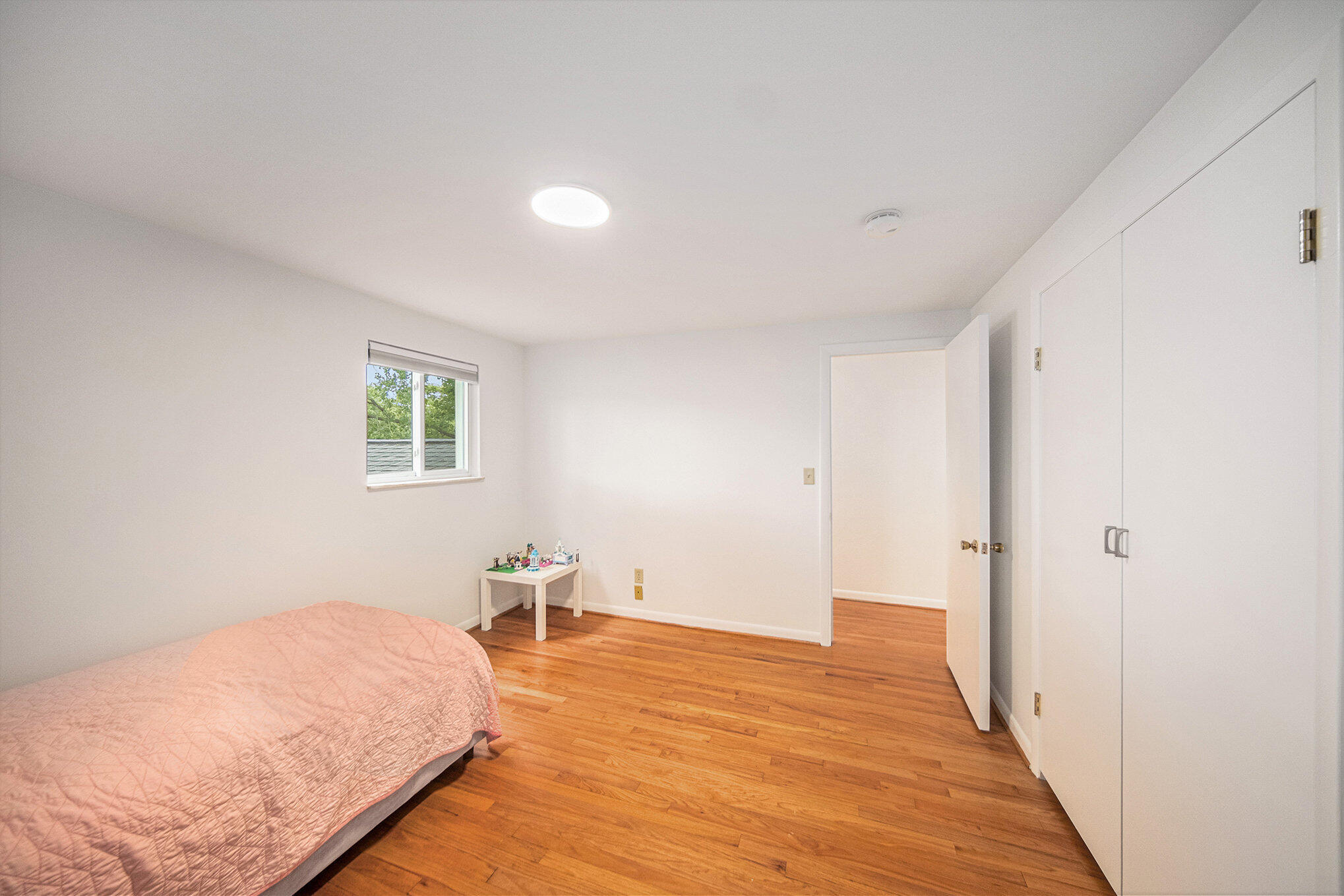 2402 Victoria Avenue