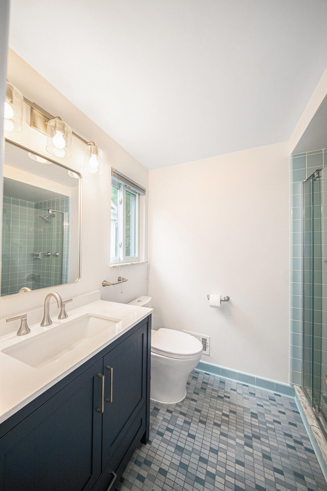 2402 Victoria Avenue