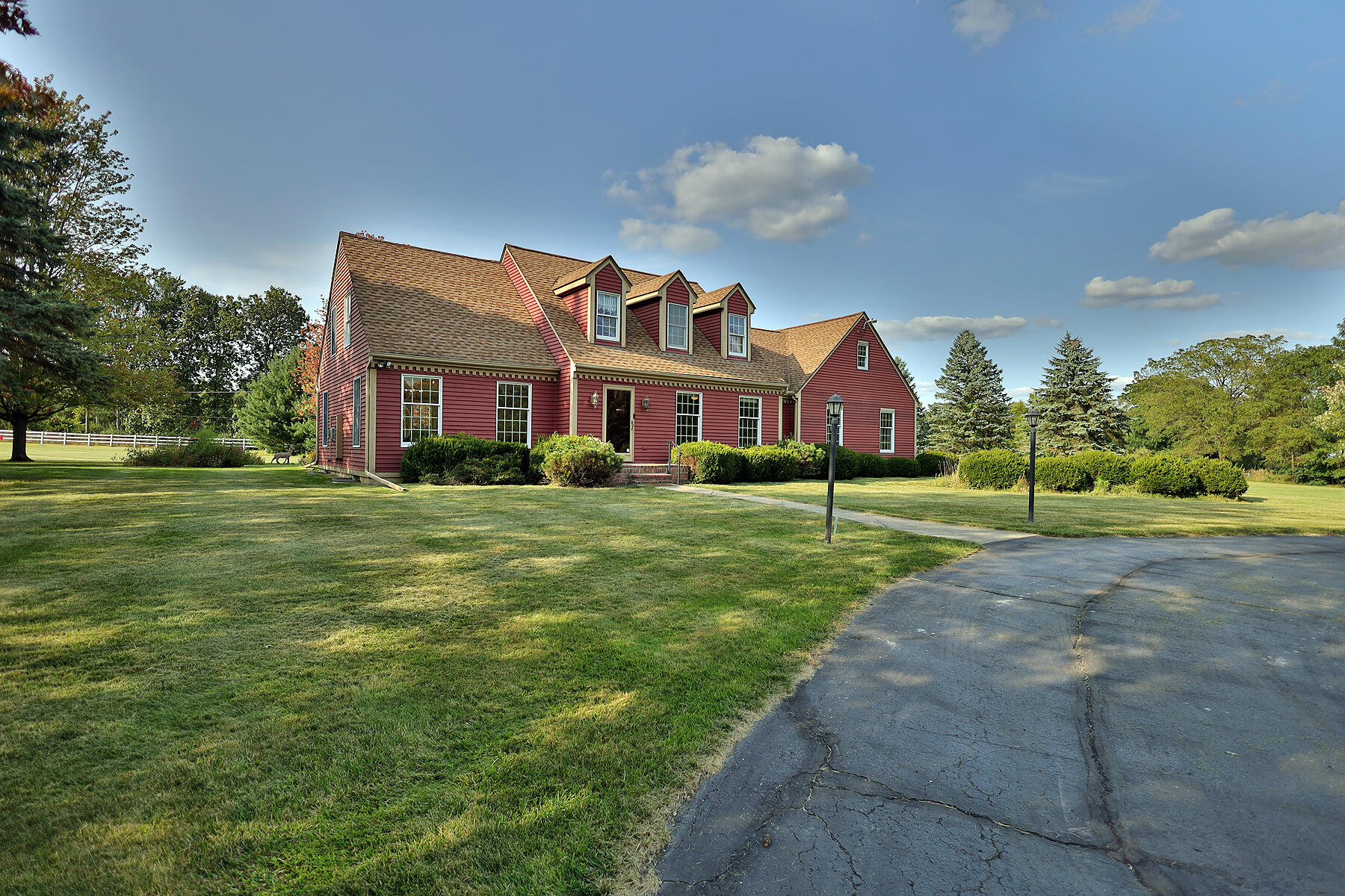 2244 Rivendell Lane, Ypsilanti